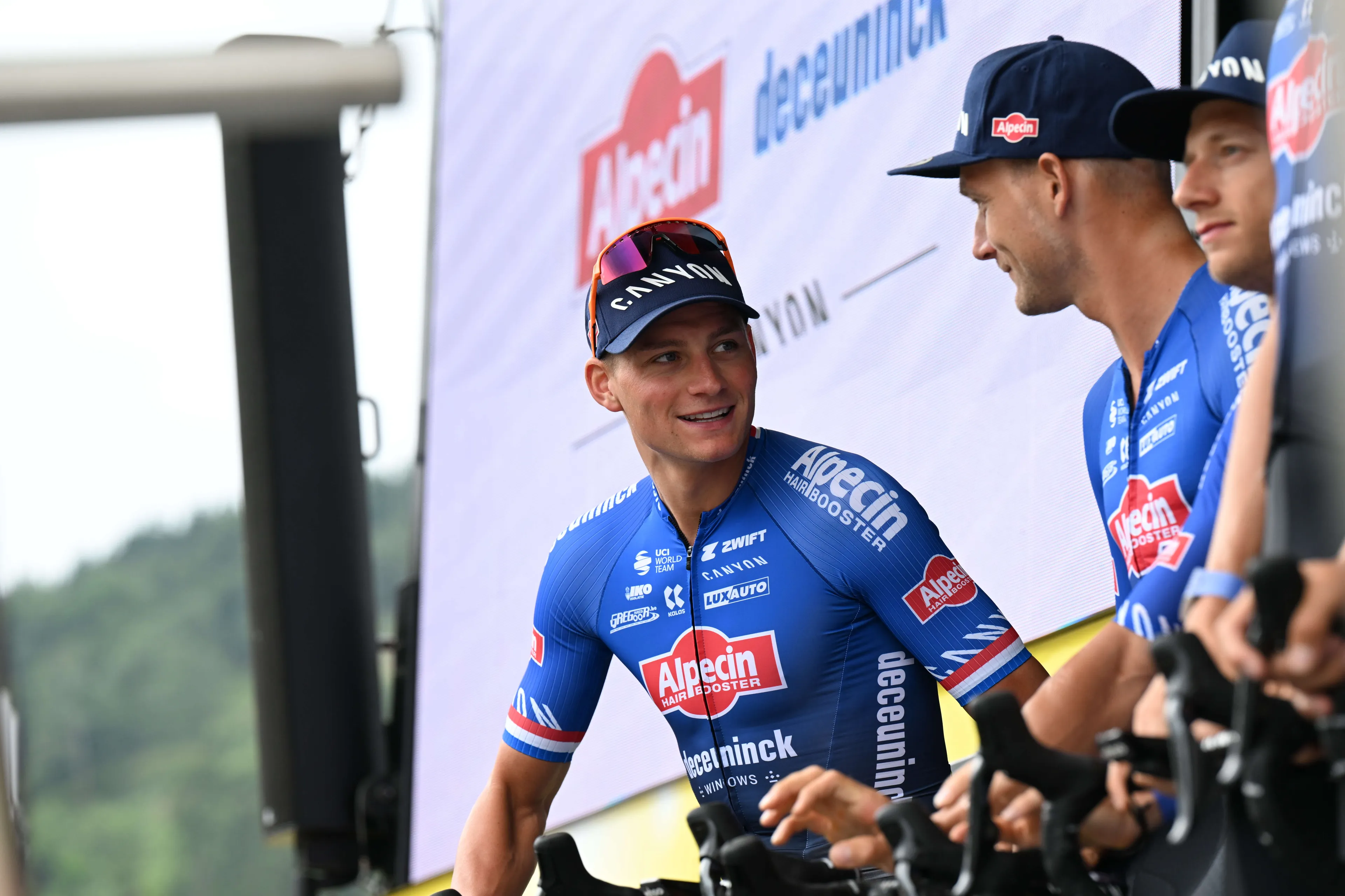 Van der Poel had geen trek in Van Aert-inspanning: 'Ik moet vrijdag weer de sprinter leiden'