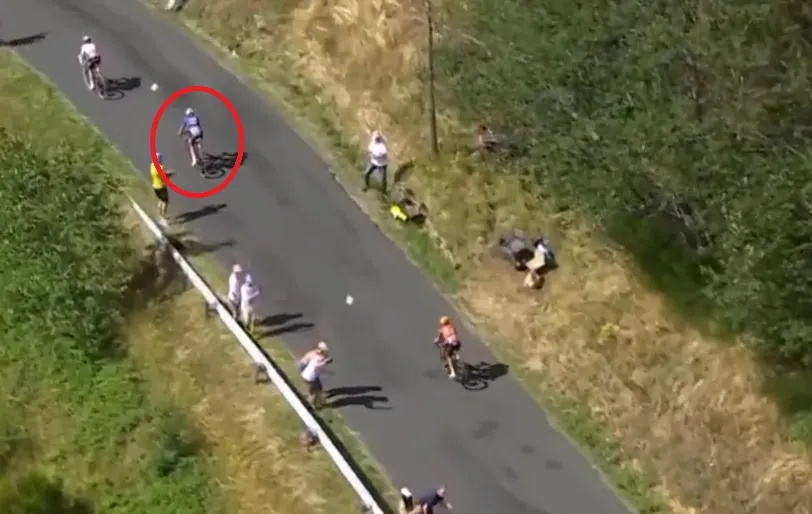 Nét iets te zwaar... Ion Izagirre kraakt loeisterke Van der Poel op krankzinnige koersdag in Tour de France