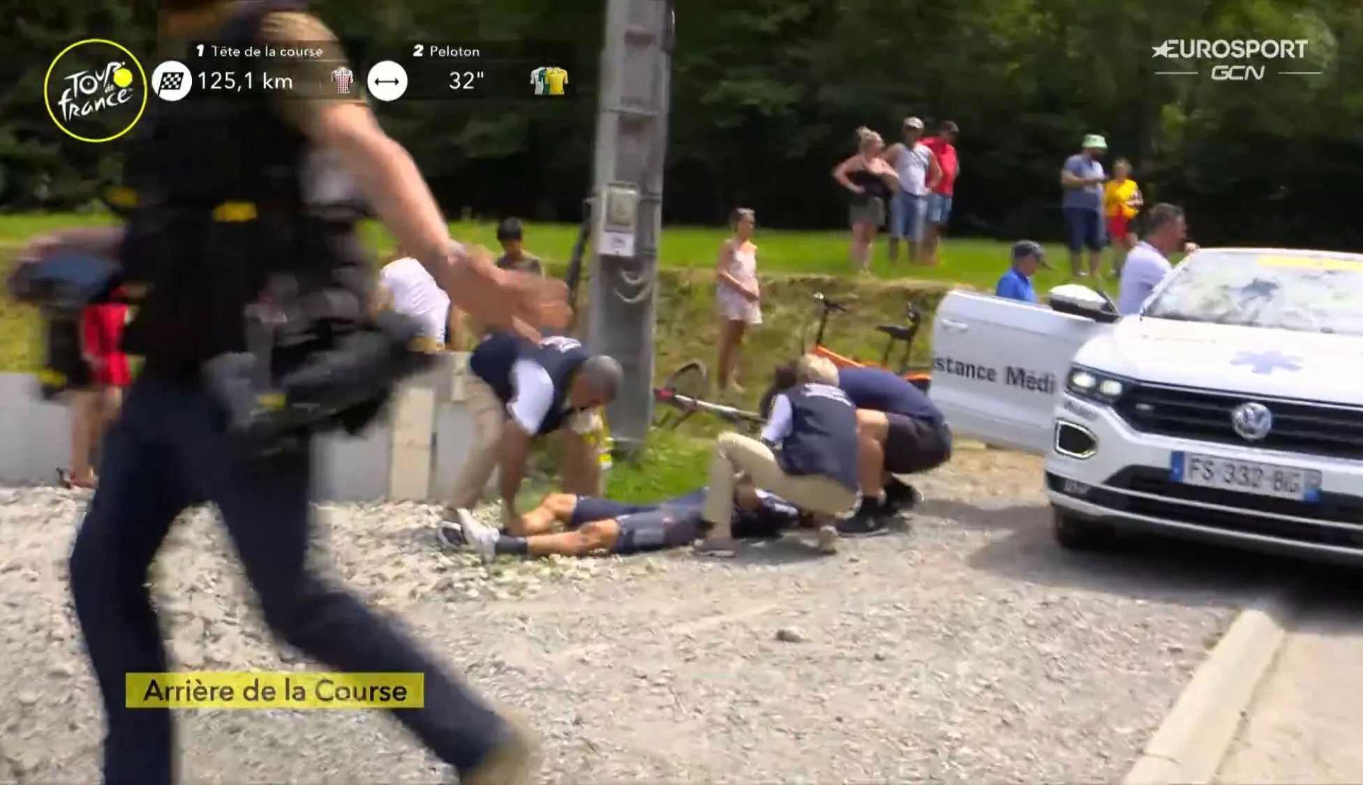 🎥 Vrees wordt waarheid voor Bardet: Fransman kampt met hersenschudding na crash in Tour