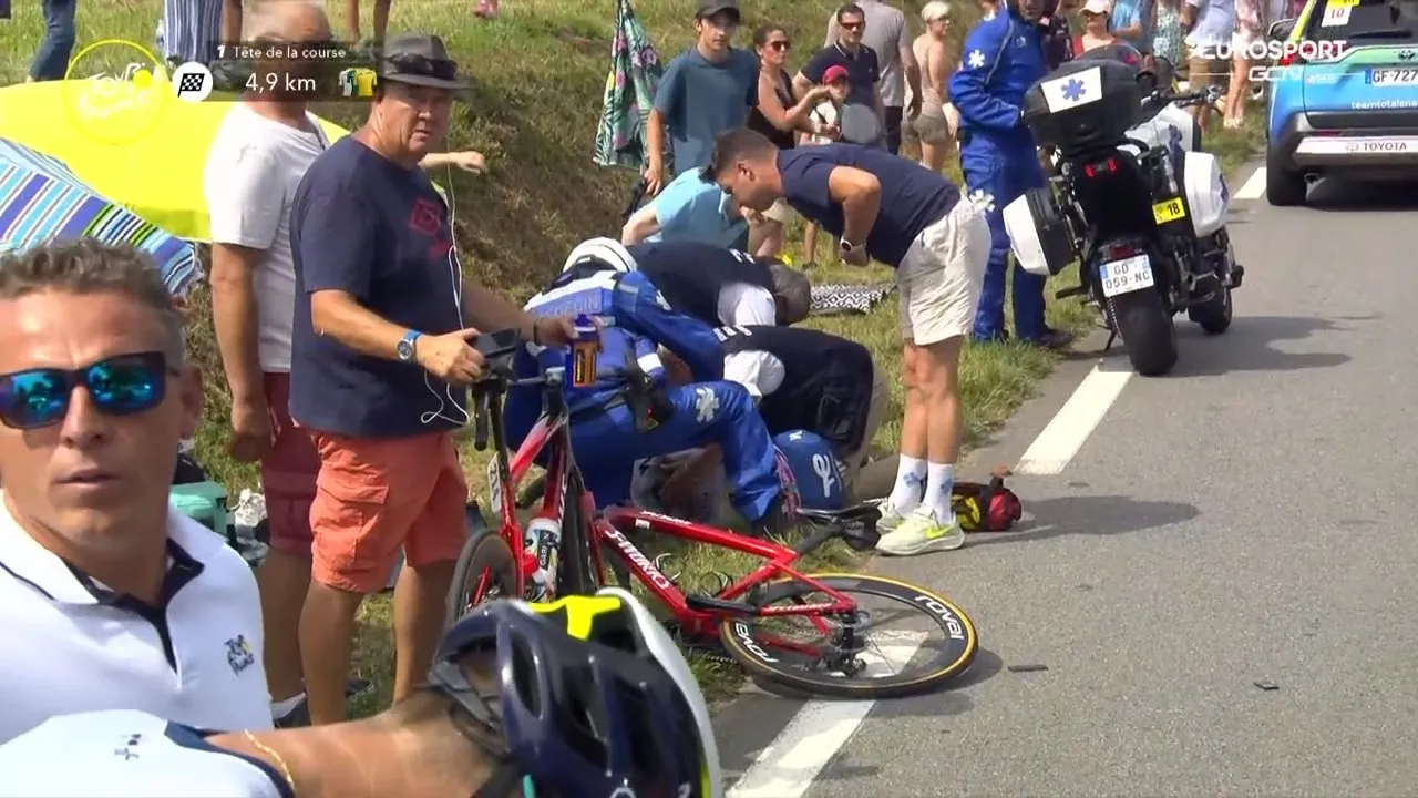 Steff Cras pakt focus op na valpartij door toeschouwer in Tour: 'Richt me nu op de Vuelta'