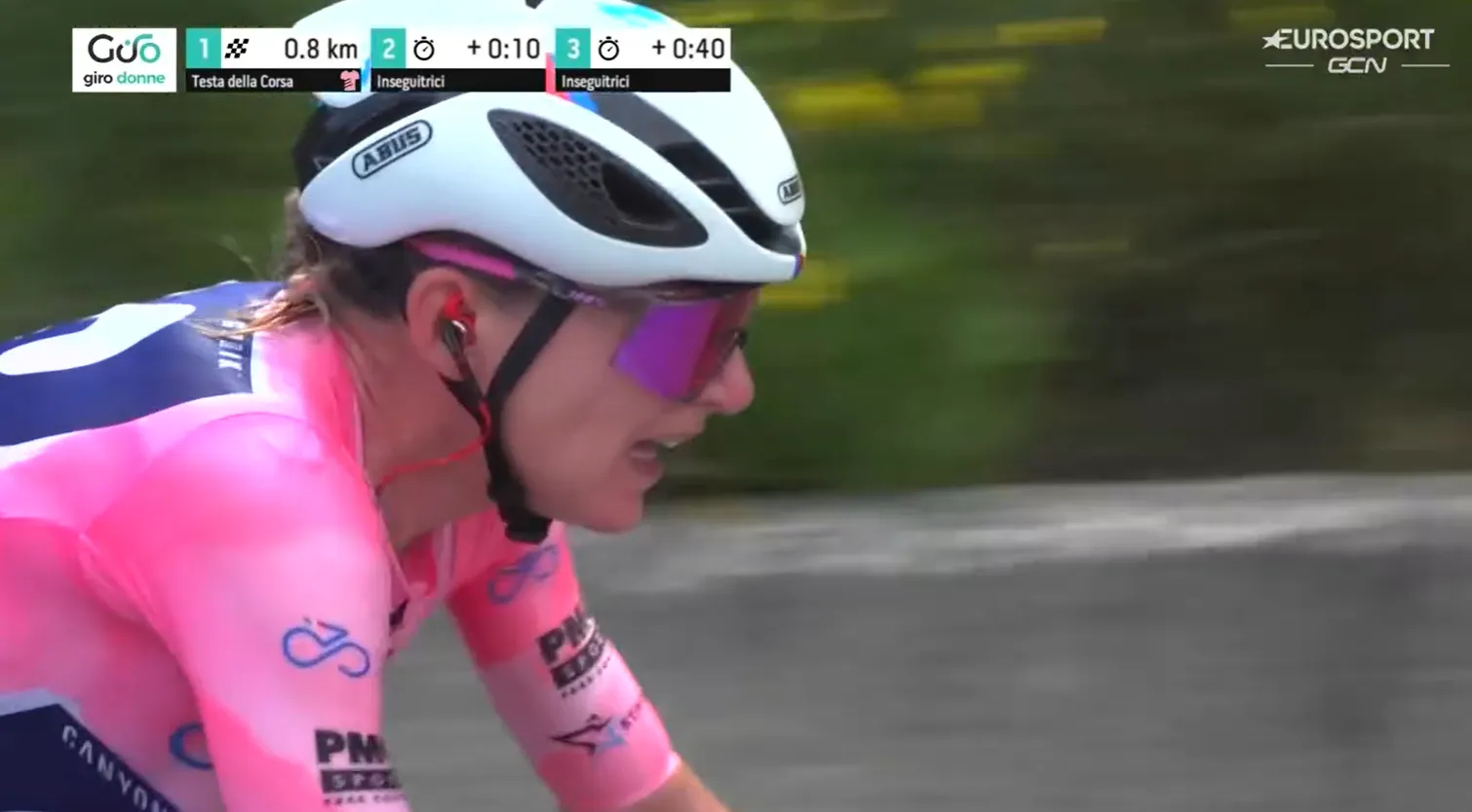 Van Vleuten weet van geen ophouden: Nederlandse soleert andermaal naar ritzege in Giro Donne