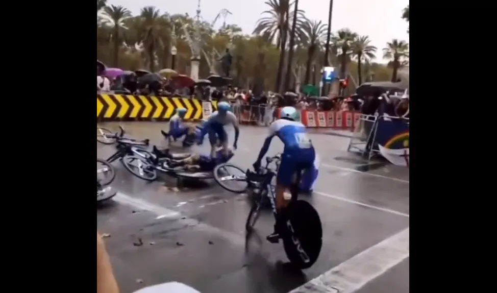 De Plus geeft op met bekkenkwetsuur; Vauquelin, Groves en Dunbar komen goed weg na massale valpartijen