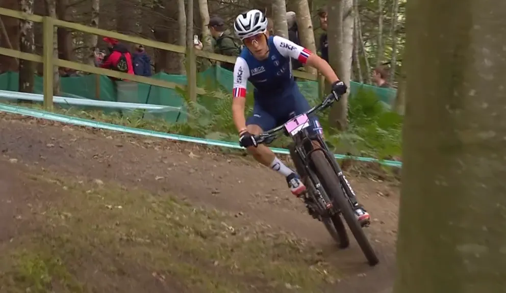 Pieterse pakt brons bij WK mountainbike, Ferrand-Prévot vernedert de rest richting vijfde (!) wereldtitel