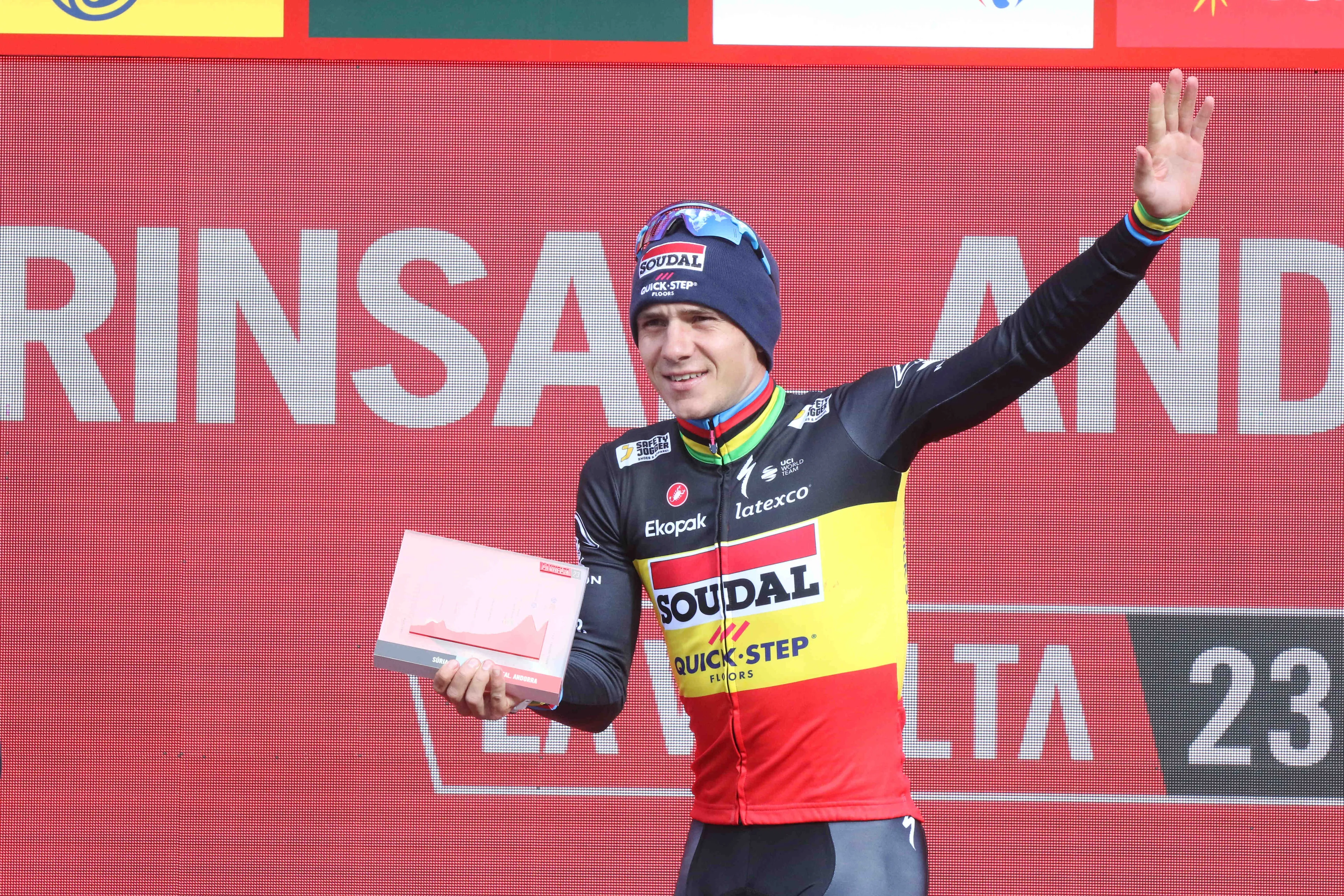 Wielerpers komt superlatieven tekort voor Evenepoel: 'Hij versloeg het oppermachtige Jumbo-Visma'