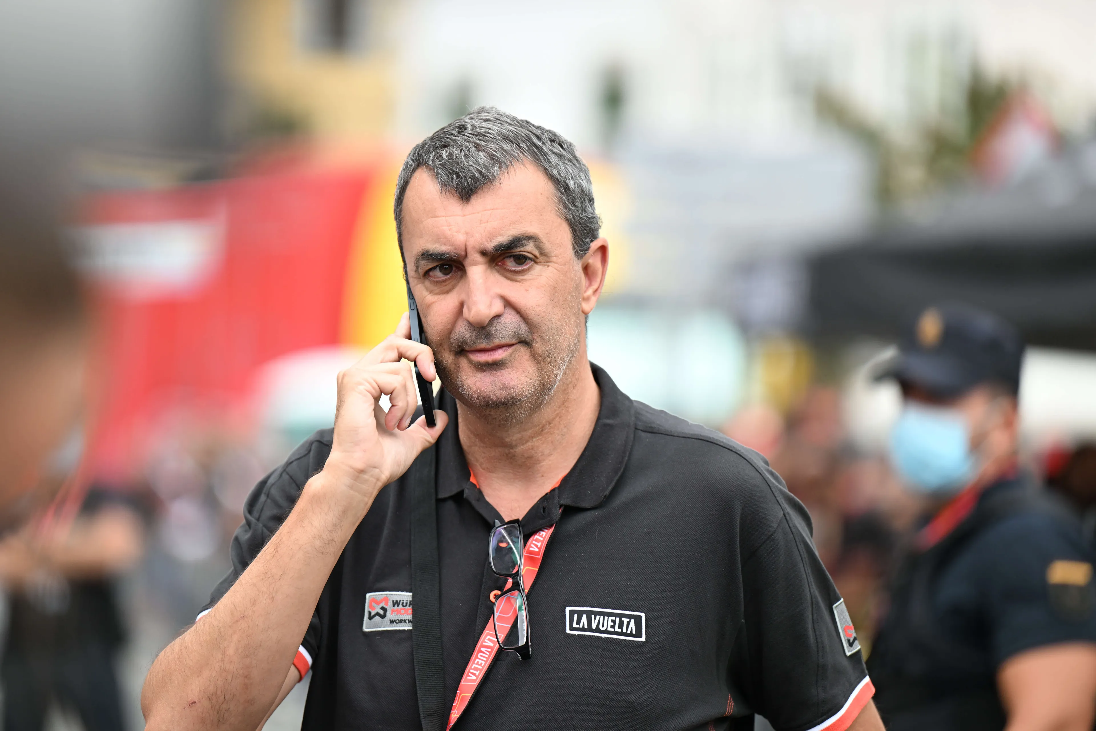 Vuelta-directeur rekent op Roglic, maar staat voorlopig met lege handen in smeekbede richting kamp-Ayuso