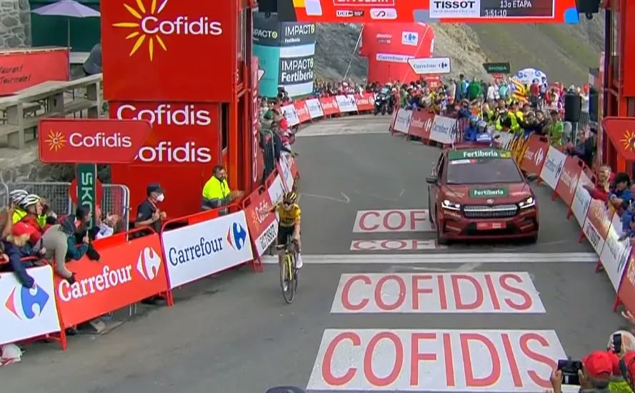 Jumbo-Visma maakt tegenstand belachelijk op Tourmalet: Vingegaard wint, Kuss en Roglic tweede en derde