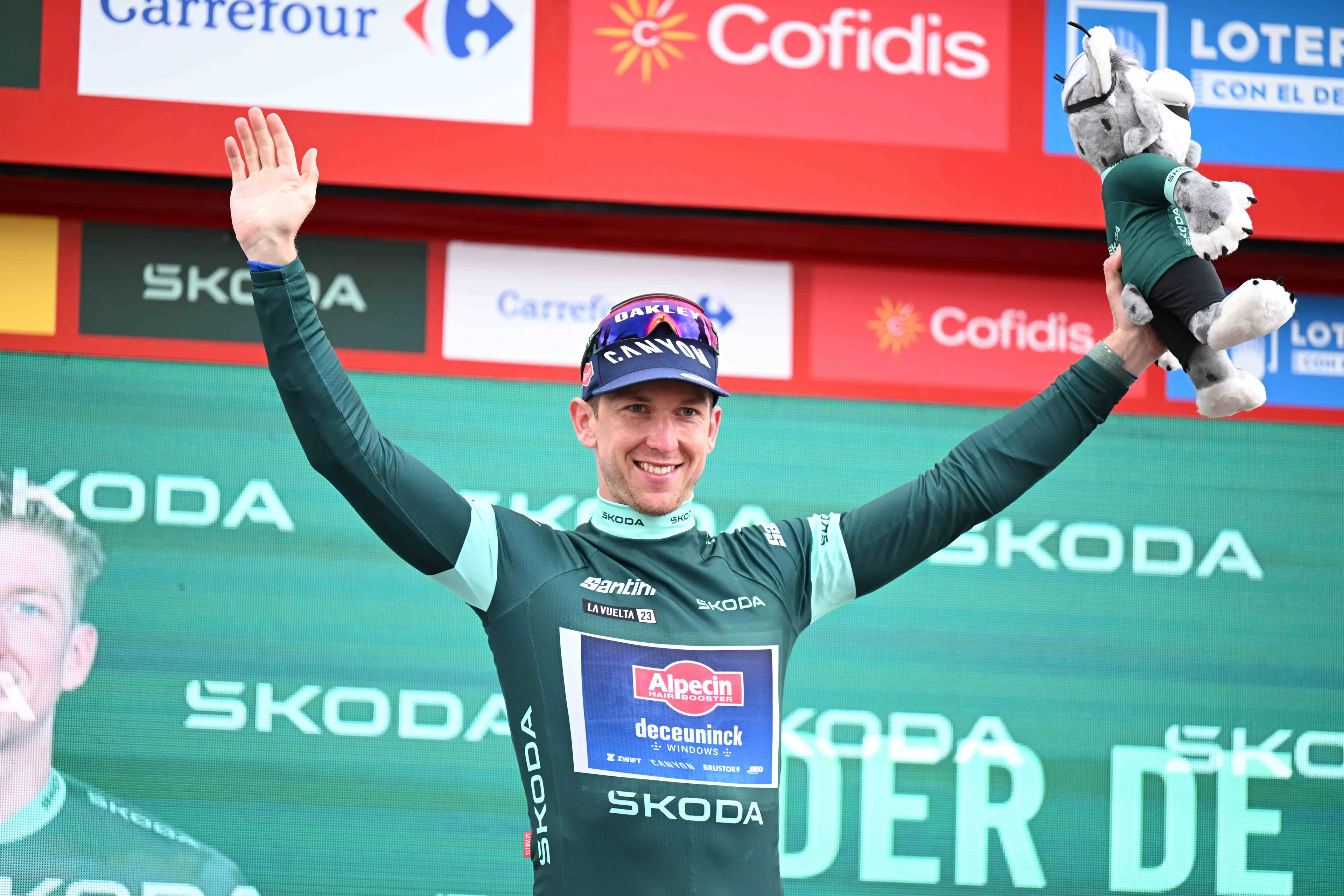 Parcours en uitslagen Vuelta a Espana 2023 | Groves houdt groene trui na aanval met Evenepoel, Kuss wint Vuelta