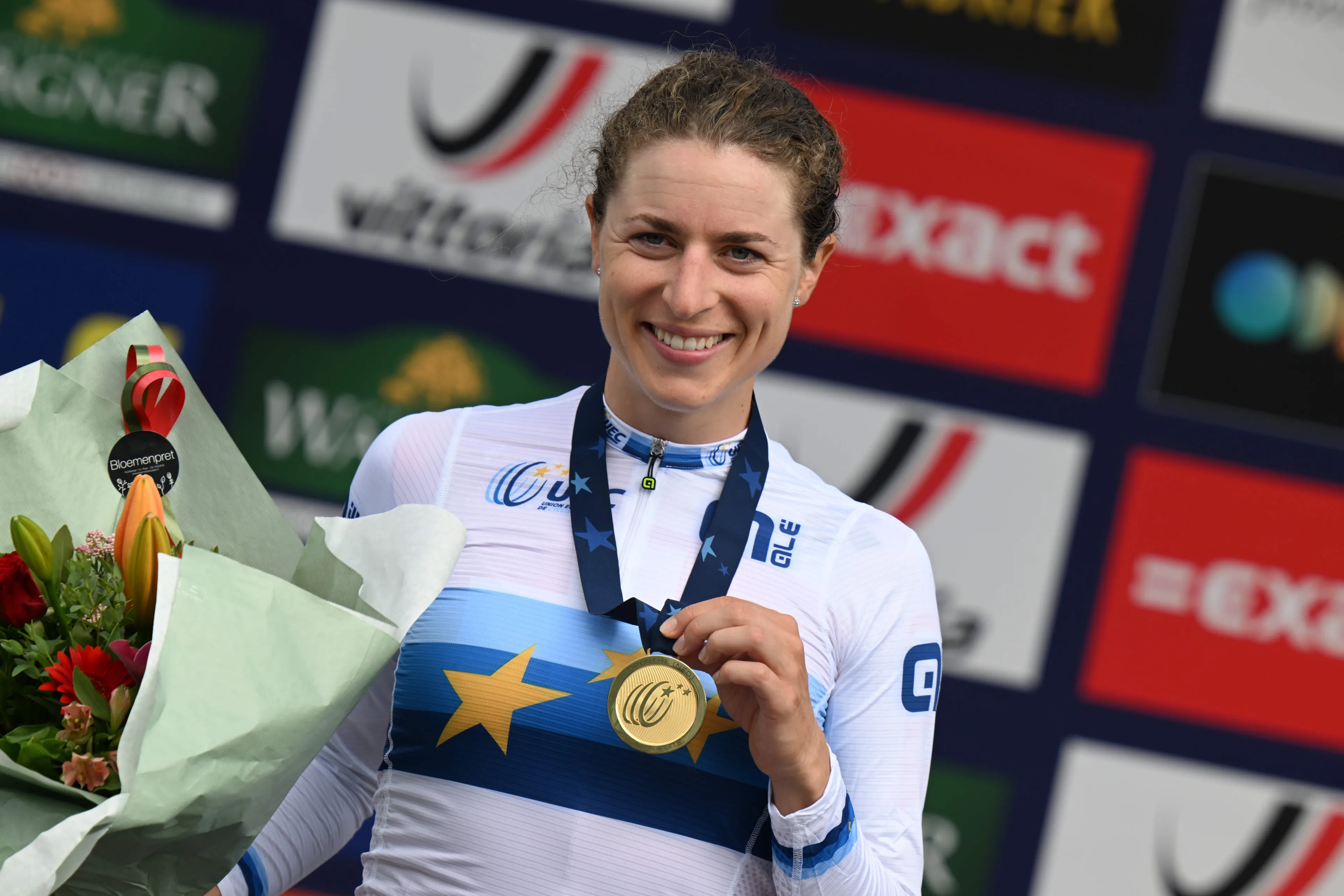 Deelnemers en rugnummers Tour de France Femmes 2025 | Vollering ziet concurrent Reusser al in eerste rit afstappen