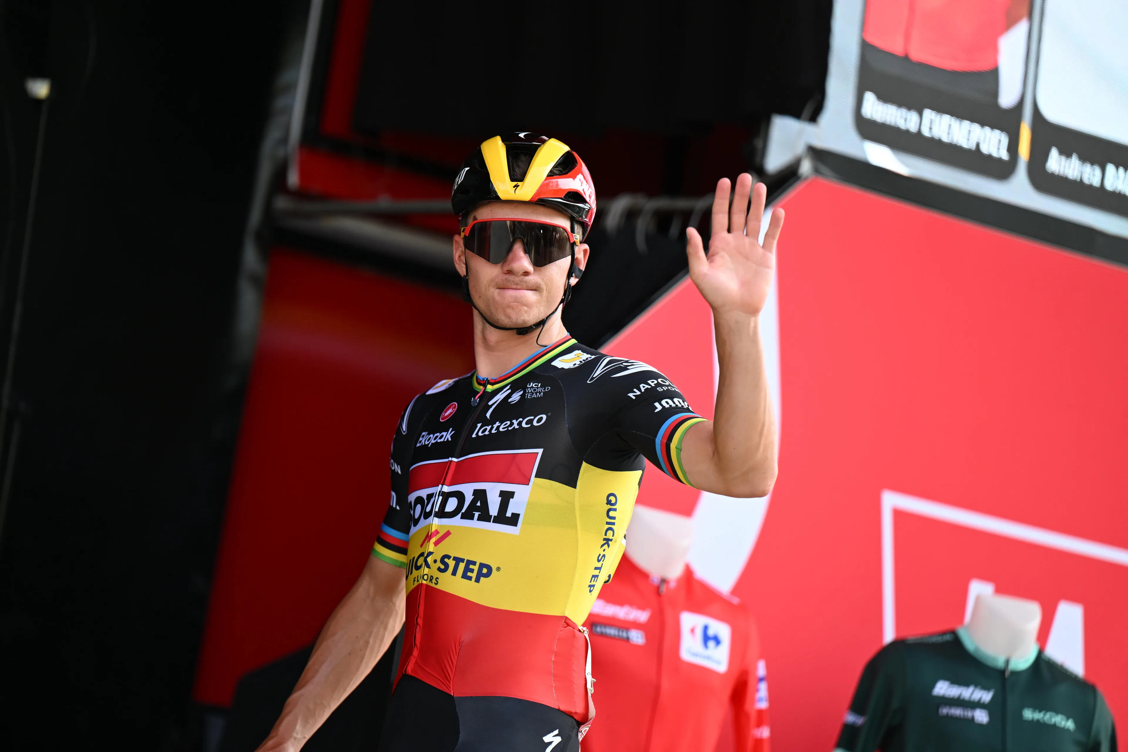 7,12 watt per kilo van weergaloze Evenepoel ontnam Vingegaard de zin tot aanvallen: 'Kwestie van volgen'