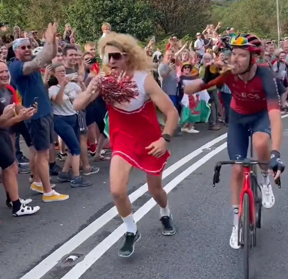 🎥 Rowe drinkt pilsje met 'fan', blijkt zijn broer: 'Niet het perfecte profplaatje, maar fuck it'