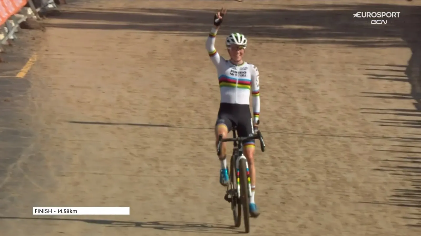 Van Empel ook ongenaakbaar in Wereldbeker Waterloo: wereldkampioene straft foutjes Pieterse vakkundig af