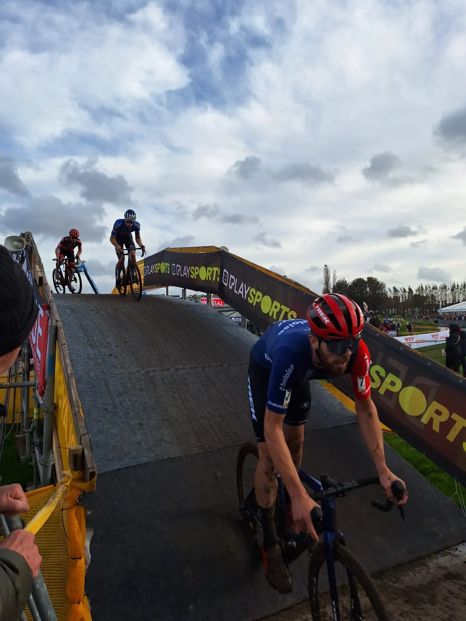 'Dan rijden Van der Poel en Van Aert nooit meer een WK', zegt Joris Nieuwenhuis over bizarre UCI-soap