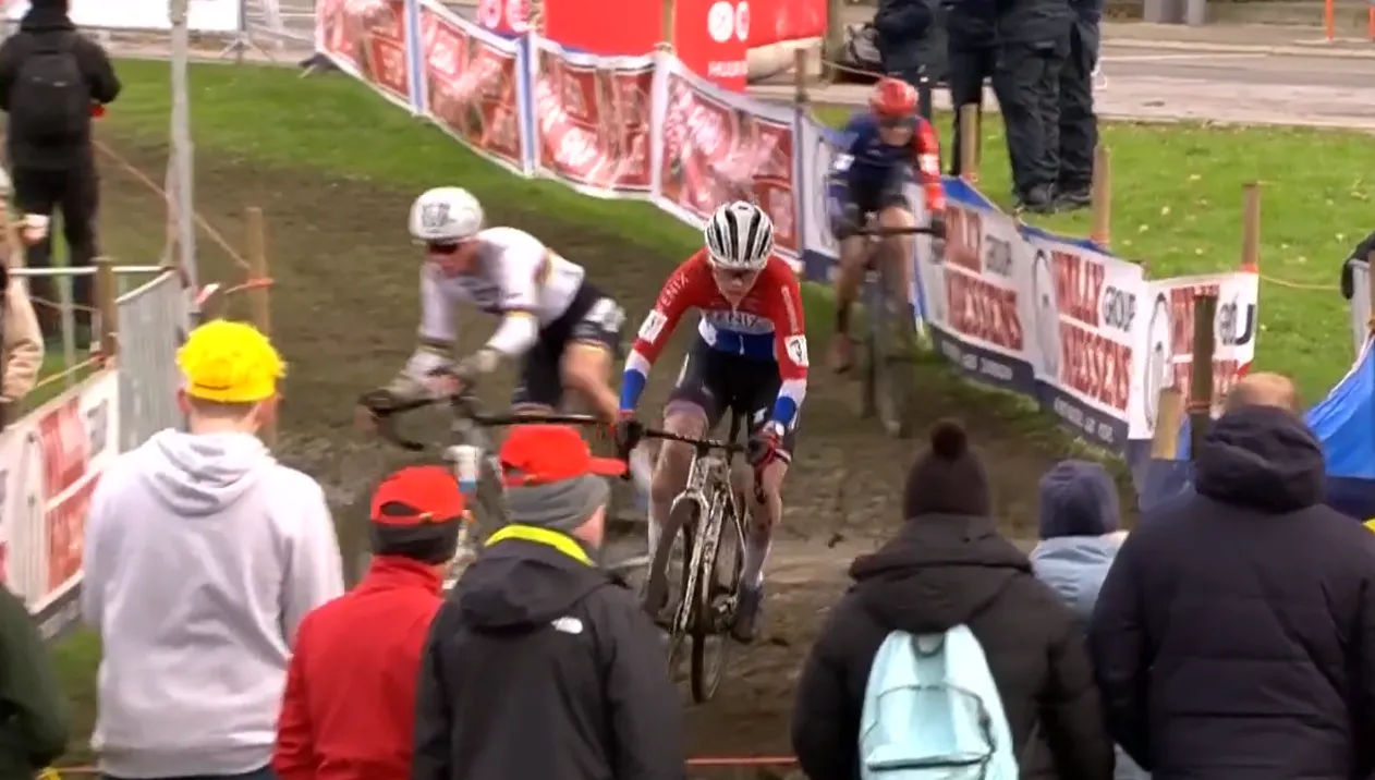 Valpartijtje deert Van Empel niet in Kortrijk: Brabantse is Pieterse en Brand meester bij rentree