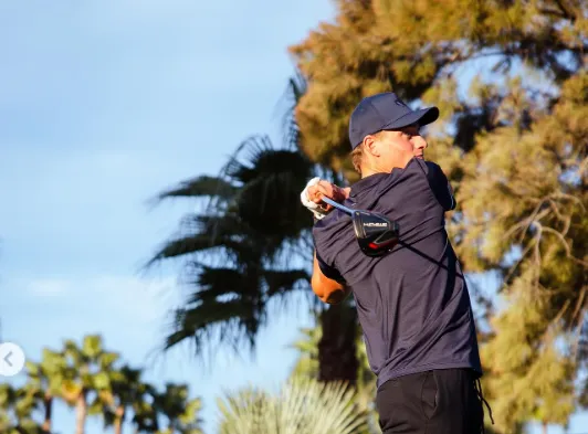 Van der Poel zet 'golfverslaving' kracht bij met kekke foto's, Kwiatkowski rondt marathon New York af