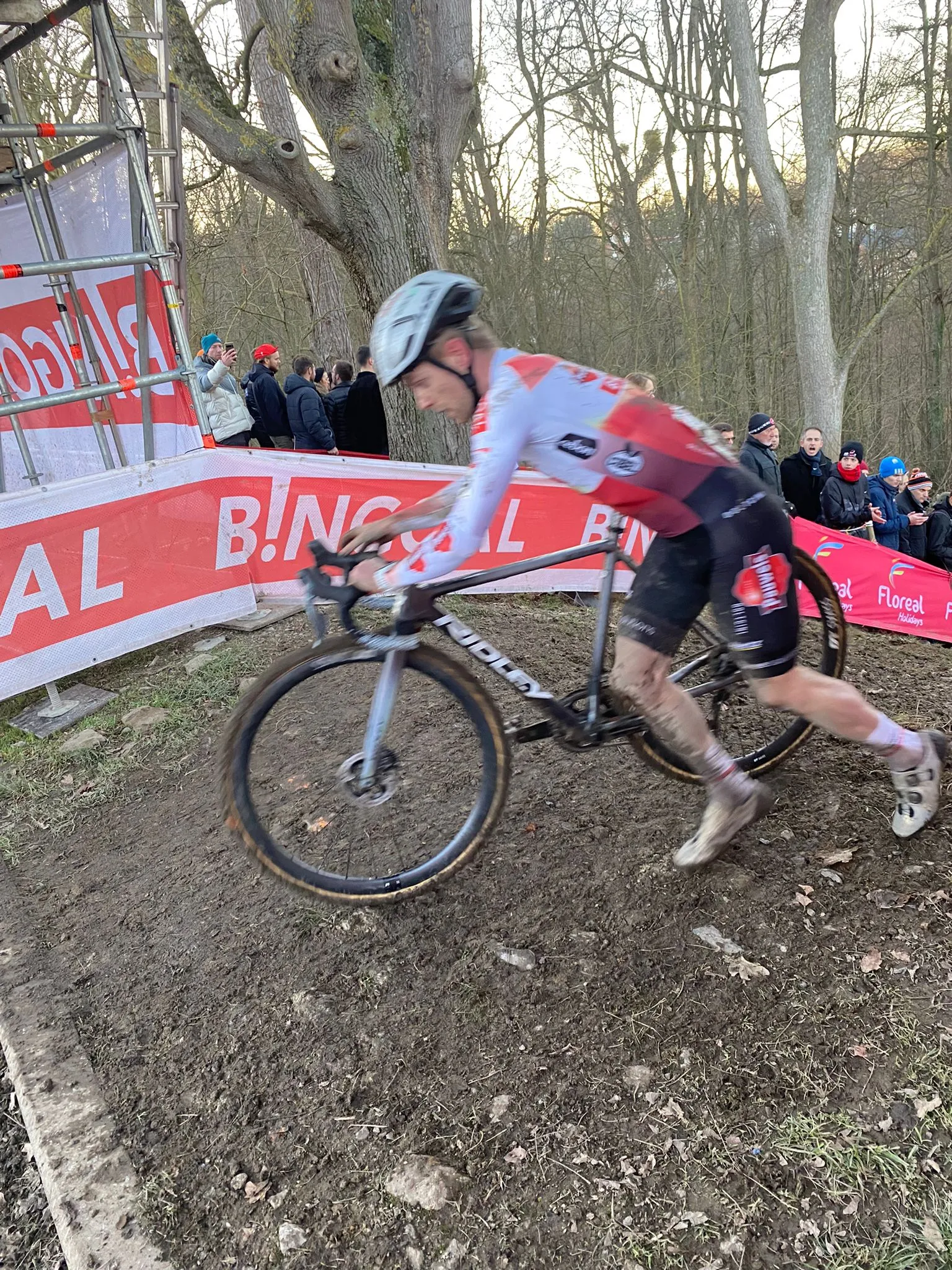 Klassementen veldrijden 2023/2024 | Iserbyt en Alvarado stevig aan de leiding in Wereldbeker