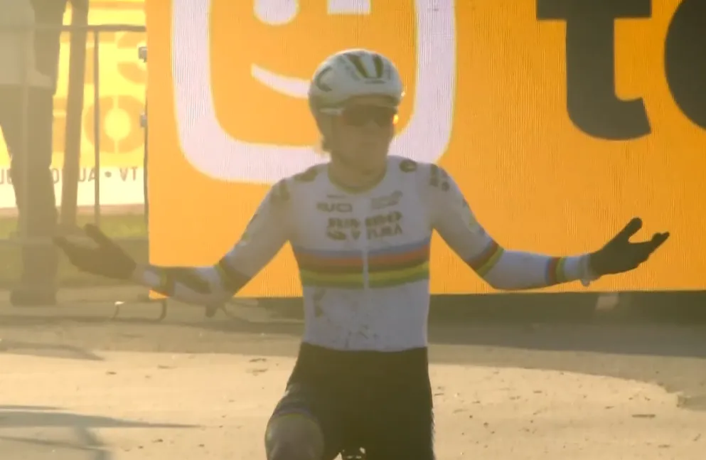 Van Empel verontschuldigt zich bijna voor 'bizarre' overmacht: 'Vanaf de eerste ronde mislukte alles'