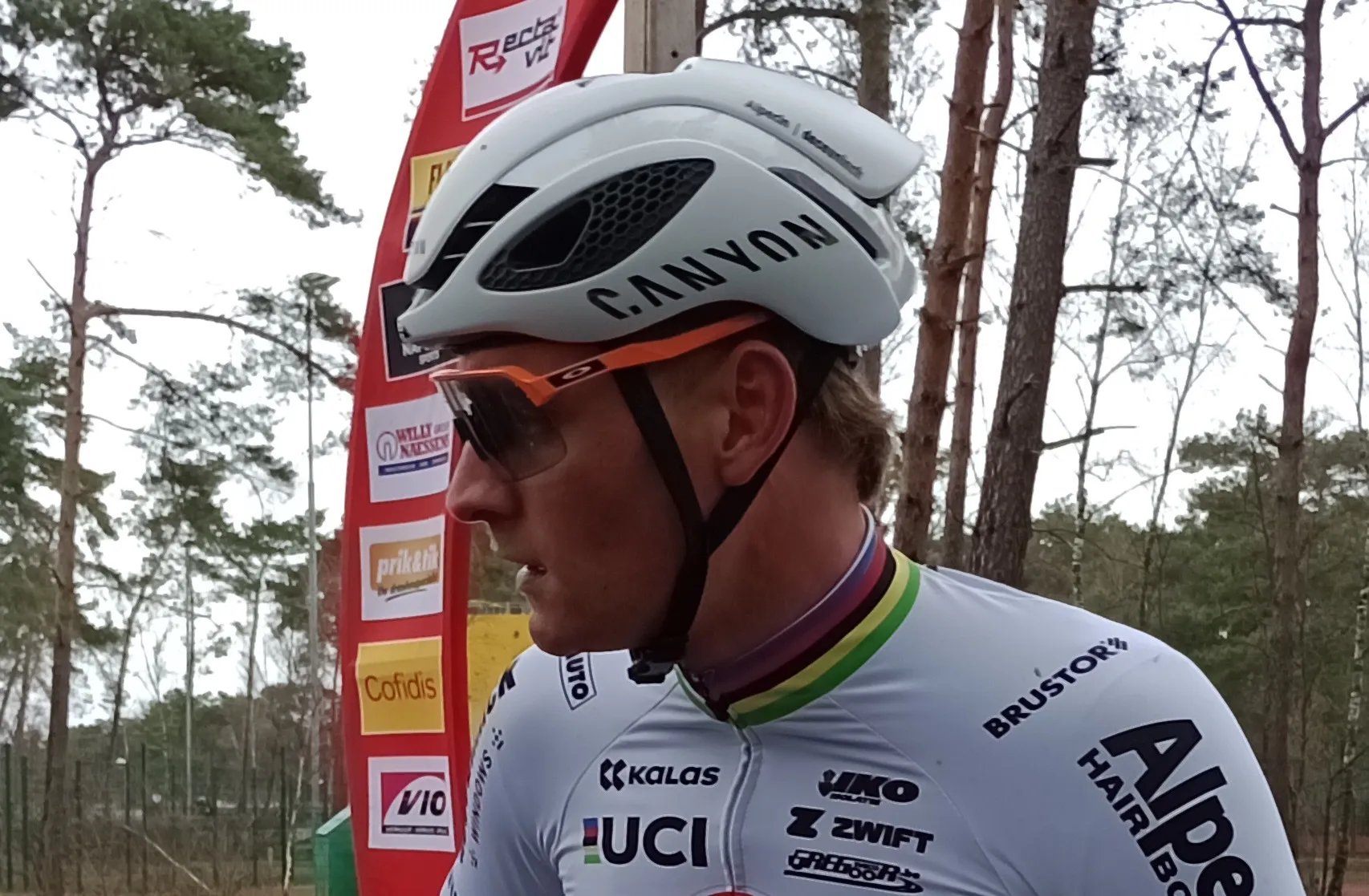 Voorbeschouwing Wereldbeker veldrijden Gavere 2023 | Blubberkoning Van Aert wil Van der Poel partij bieden