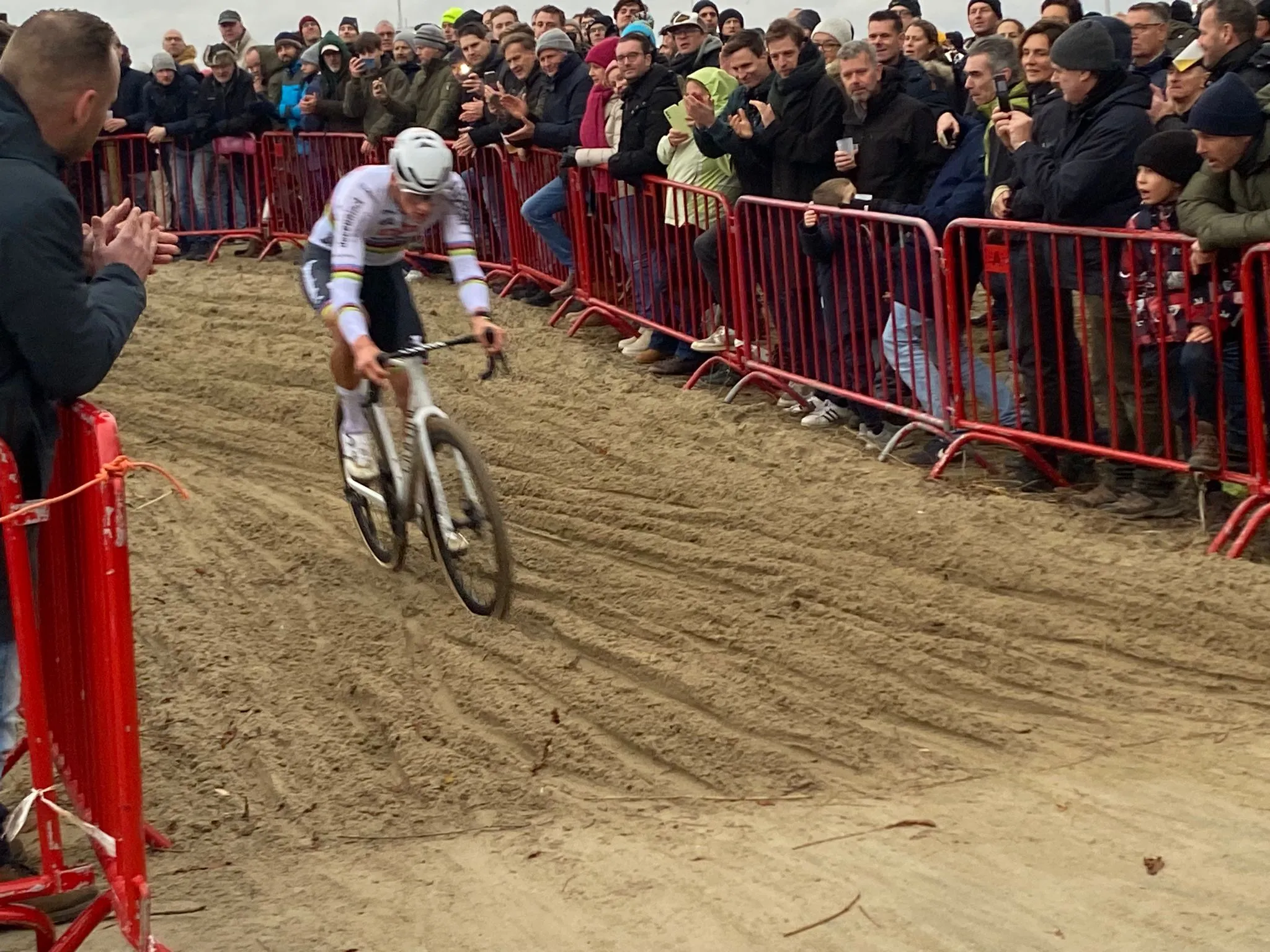 Voorbeschouwing Exact Cross Loenhout 2023 | Van der Poel treft heel wat mannen die hij kent van de weg