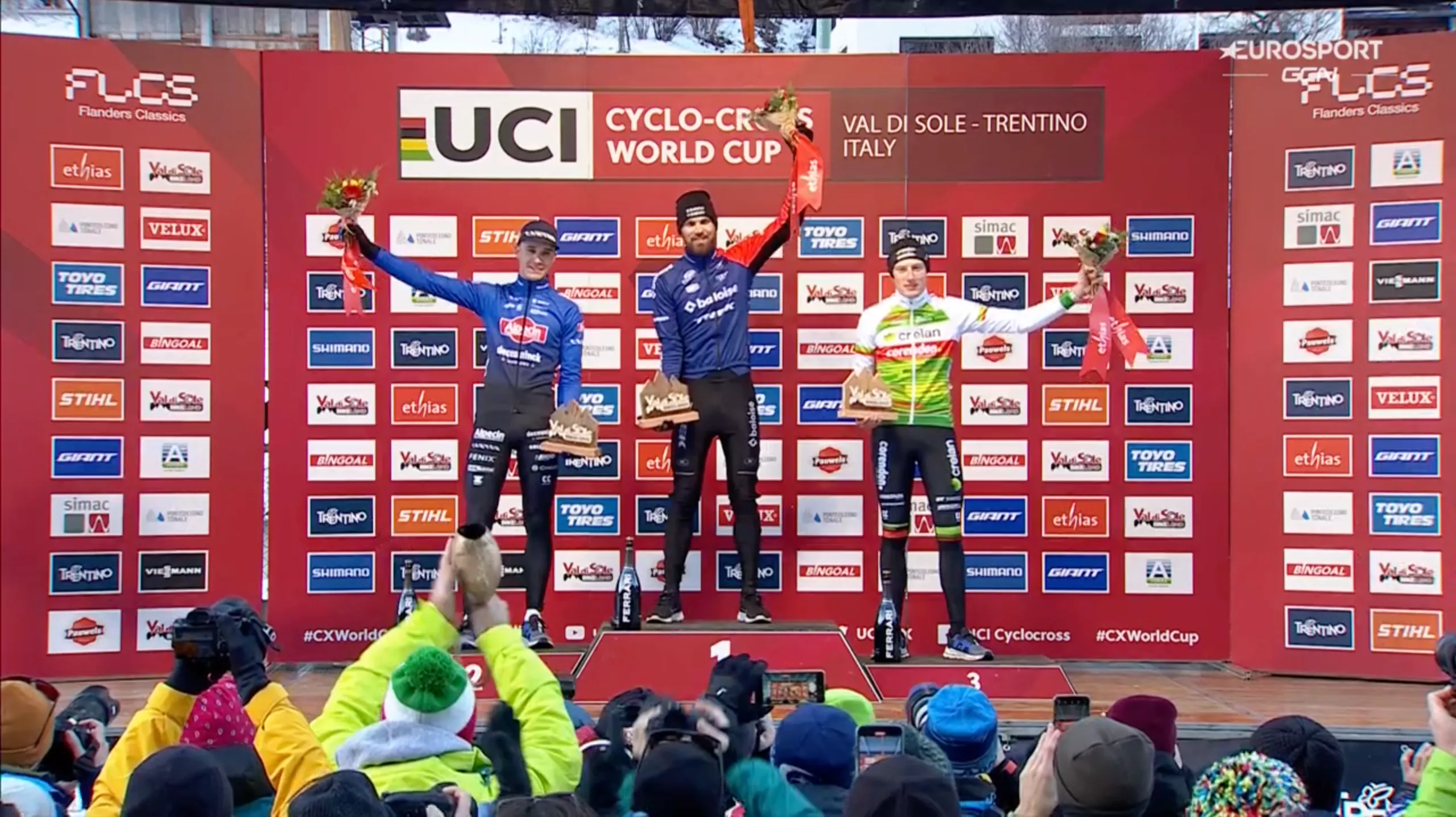 Op het podium zagen Vandeputte en Wyseure winnaar Nieuwenhuis pas terug: 'Hij was helaas sterker'