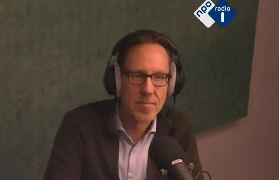 Gio Lippens stopt na 35 jaar als wielerverslaggever bij NOS: 'Mooi moment om stokje door te geven'