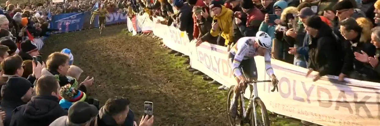 Van der Poel is ook na Kerstmis ongenaakbaar in Gavere, herrijzing Van Aert is van korte duur