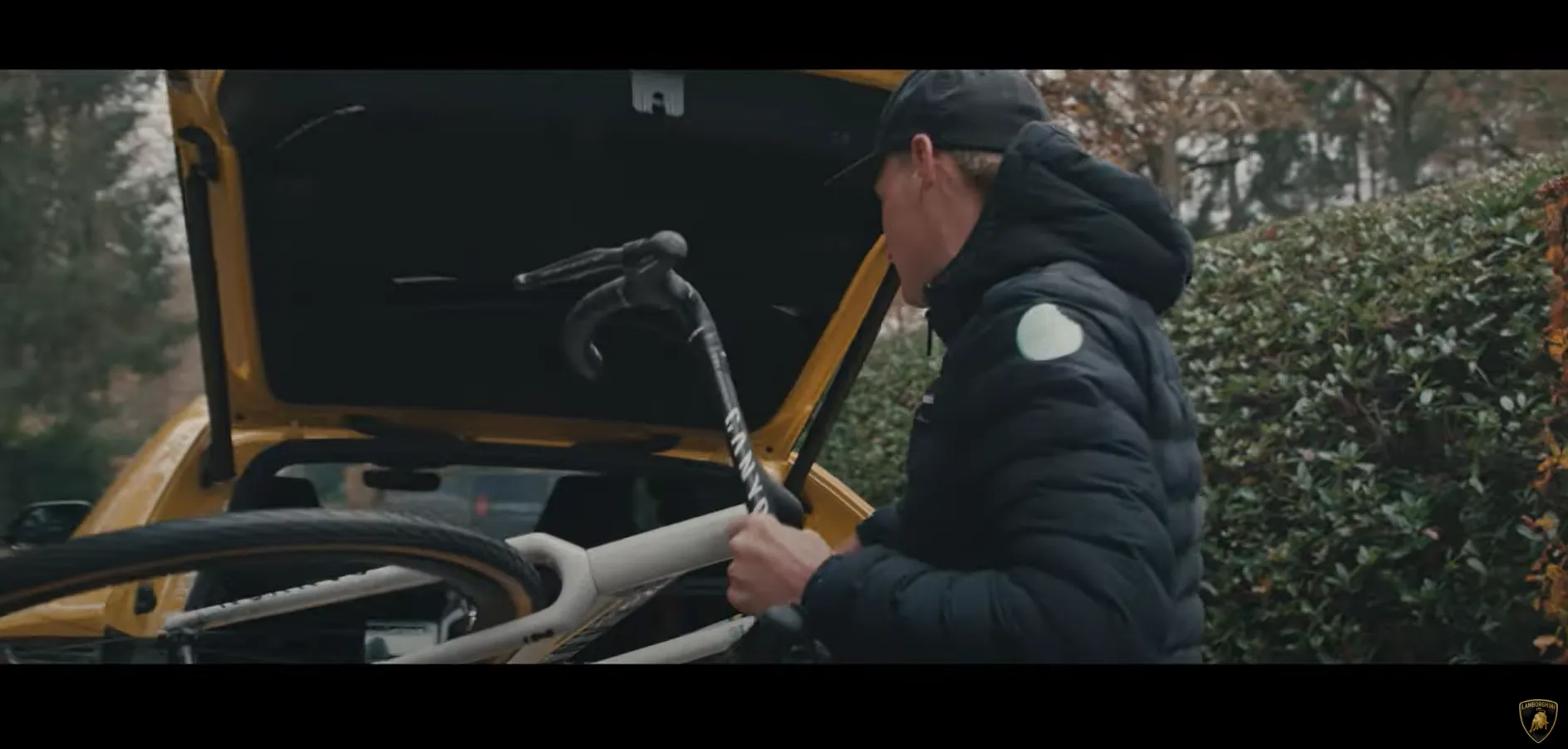 🎥 Van der Poel hoofdrolspeler in kek filmpje Lamborghini: 'In één woord: passie'