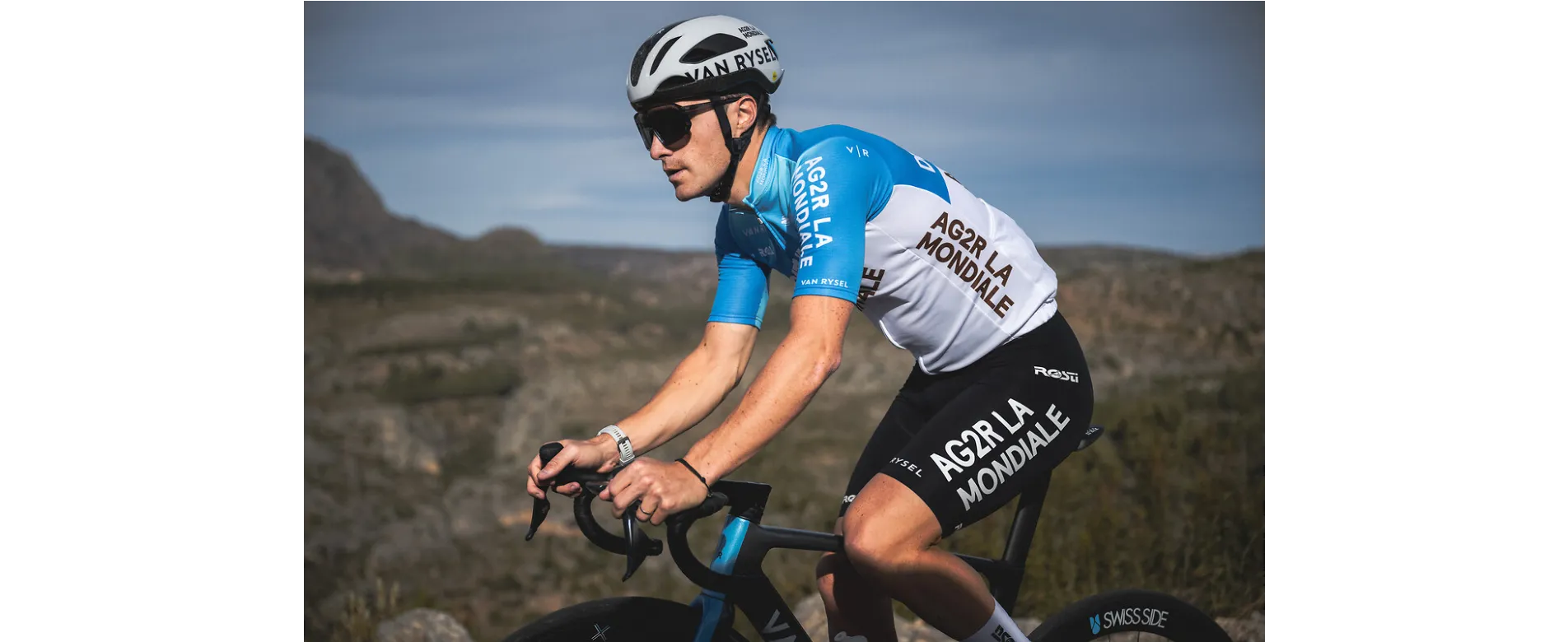 Decathlon AG2R La Mondiale verscheurt contract van Franck Bonnamour na afwijkende waarden in paspoort