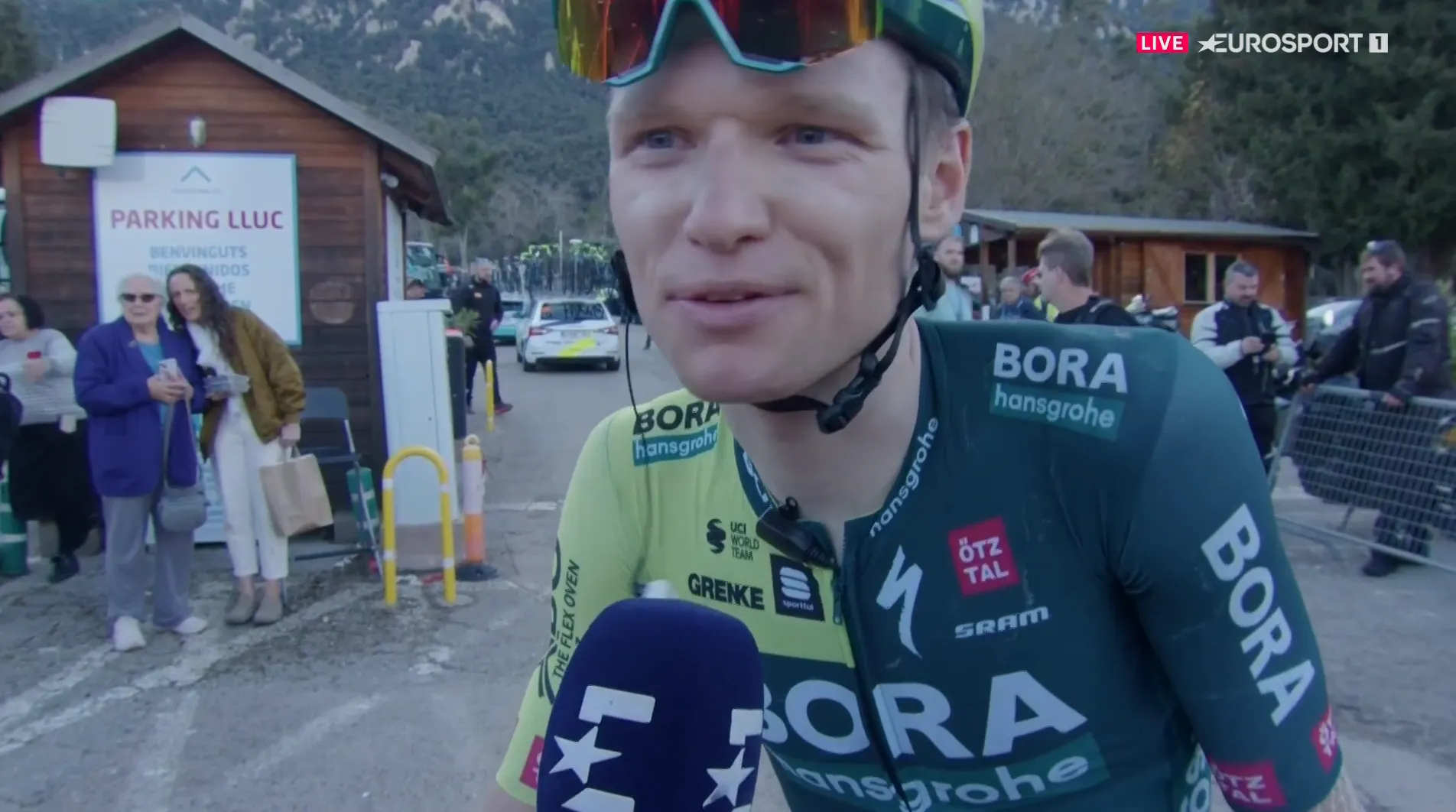 Vlasov laat zich in Trofeo Serra de Tramuntana voor de tweede keer ringeloren op Mallorca: 'What a sh*t finish'