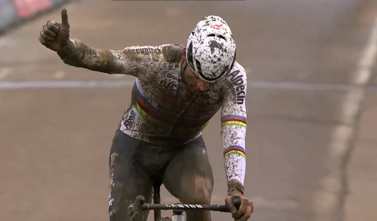 Mathieu van der Poel doet duim omhoog voor het publiek en eigen vorm in Baal: 'Kan nog stuk bij'