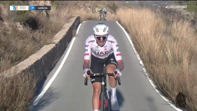 Ronde van Valencia gaat ondanks natuurramp door: 'Bedankt aan iedereen, we zullen dit nooit vergeten'