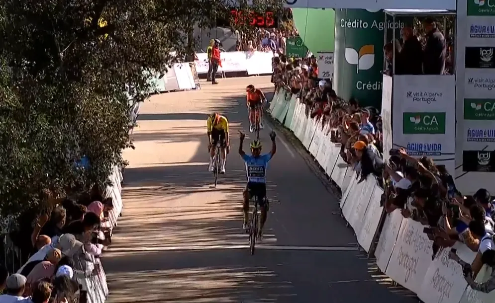 Martínez bewijst dat Evenepoel kloppen geen toevalstreffer was en flikt het opnieuw, Van Aert kiest de aanval