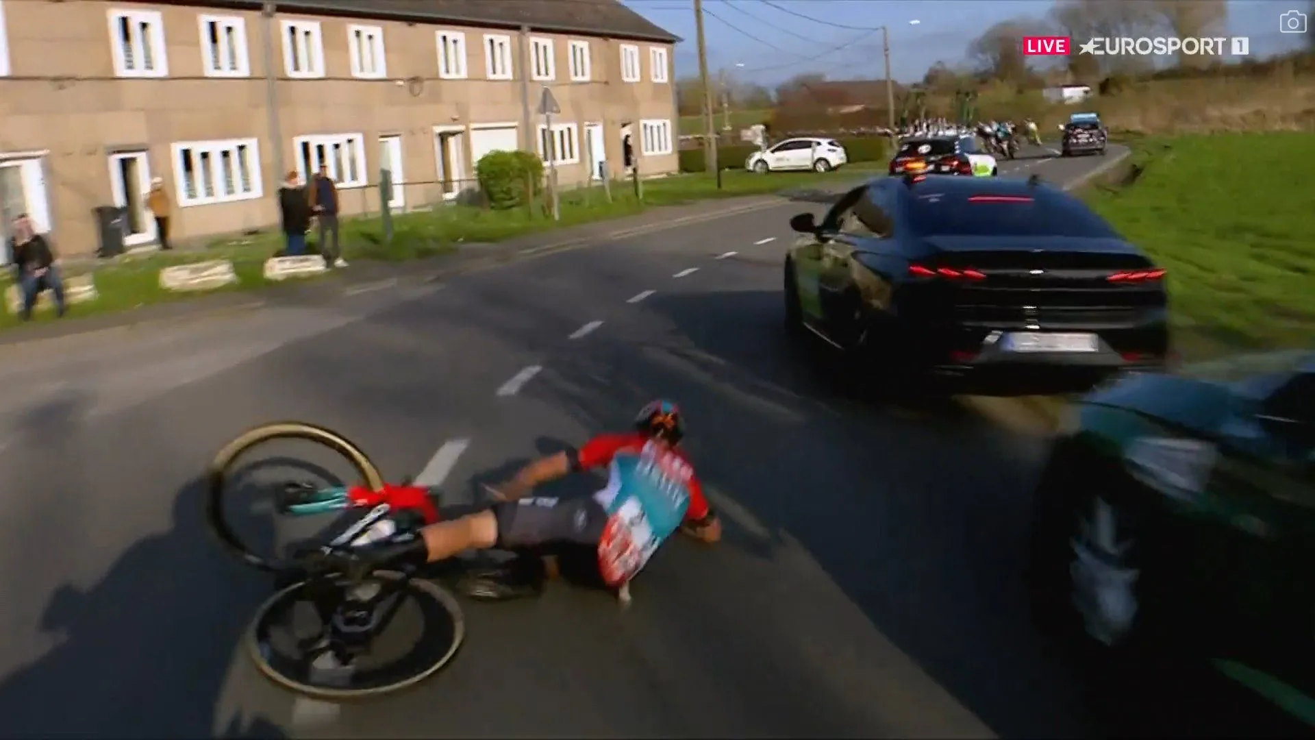 🎥 De Lie valt in Le Samyn en geeft woedend op: van 'Wat doe ik in deze k*tkoers?' naar 'Niet mijn fout'