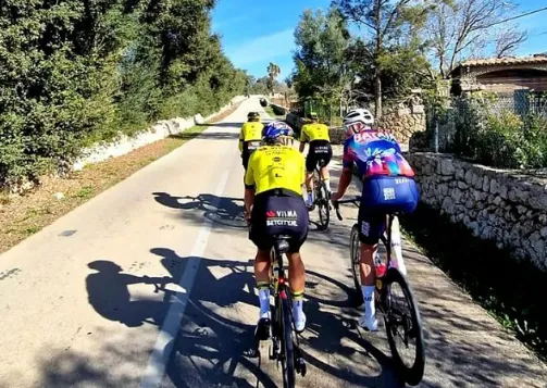 Waar haalt Van Aert de mosterd voor zijn bizarre titels op Strava? 'Het is een beetje uit de hand gelopen'