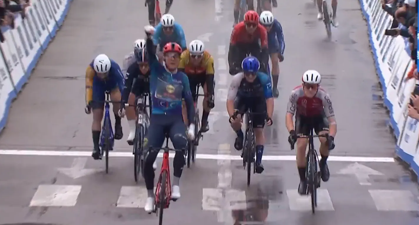 Mads Pedersen doorstaat helse weersomstandigheden het best en boekt twee op twee in de Provence