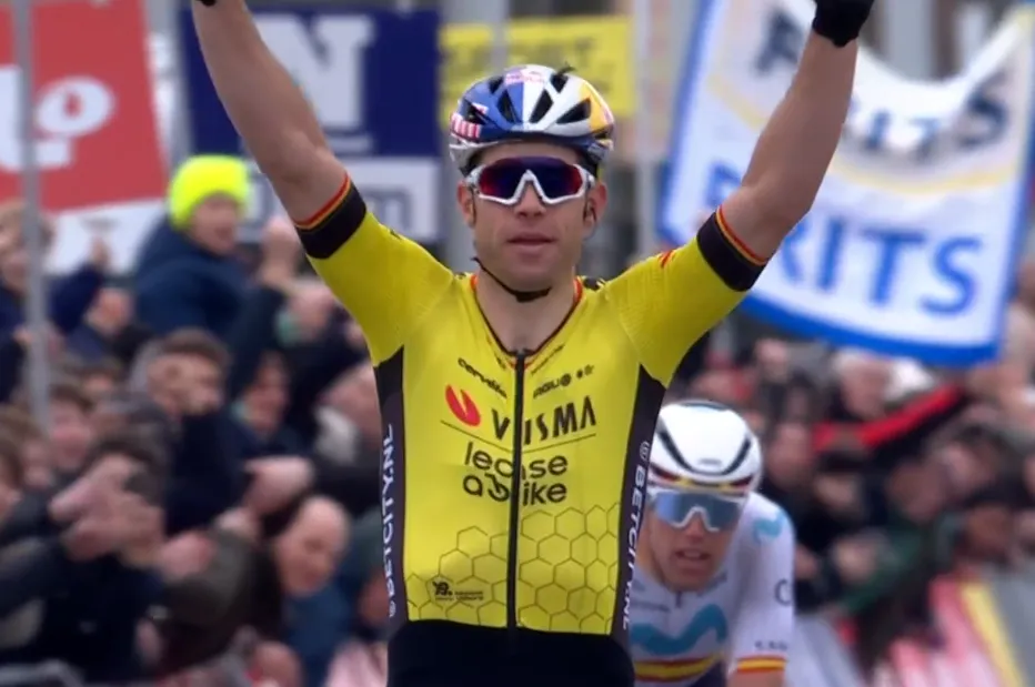 Absurd maar waar: Van Aert won Kuurne-Brussel-Kuurne mede door het spoelen van de mond