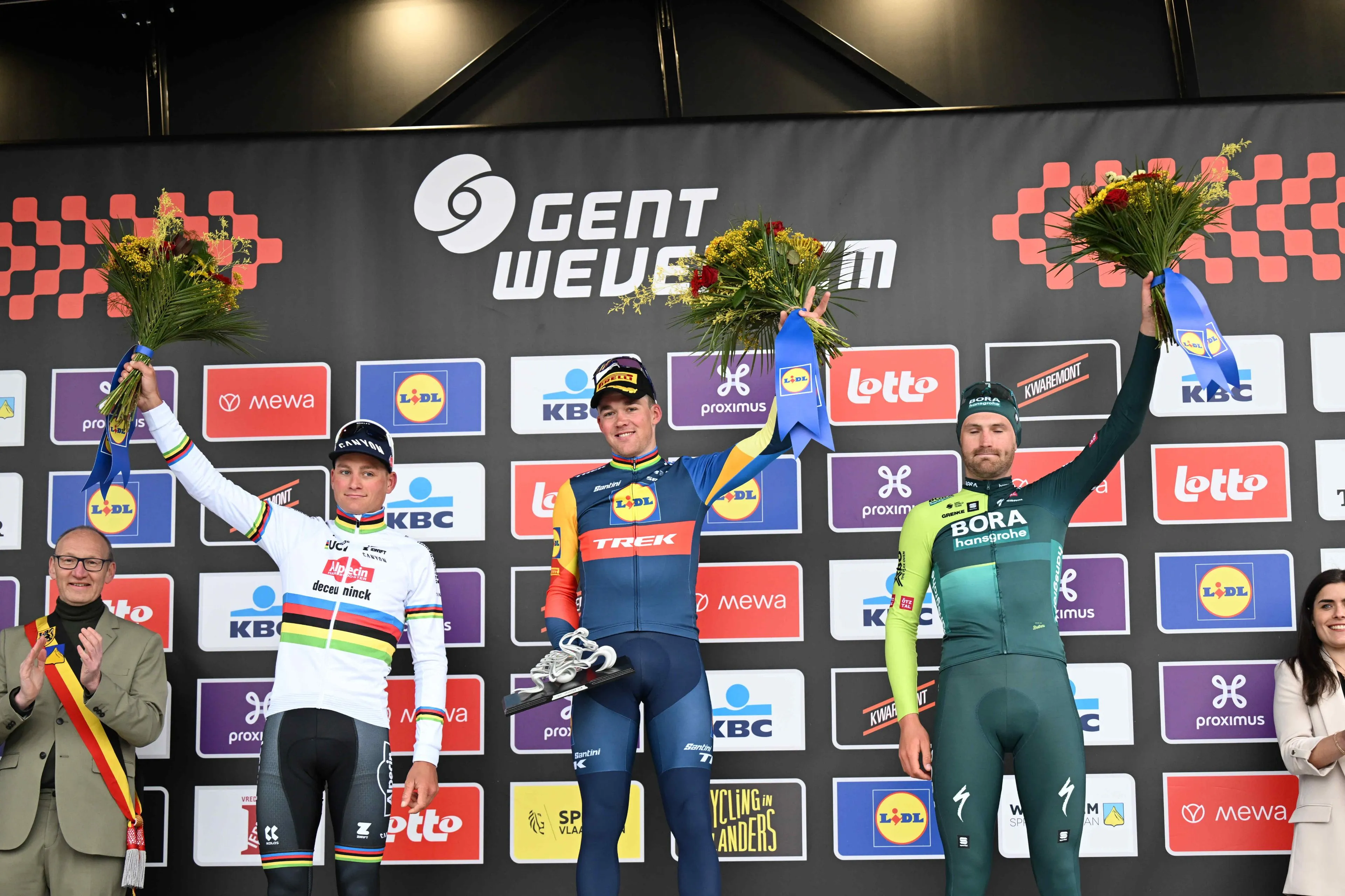 Wielrennen op TV 2024 | Hier zie je de apotheose van de Vlaamse campagne: De Ronde van Vlaanderen!