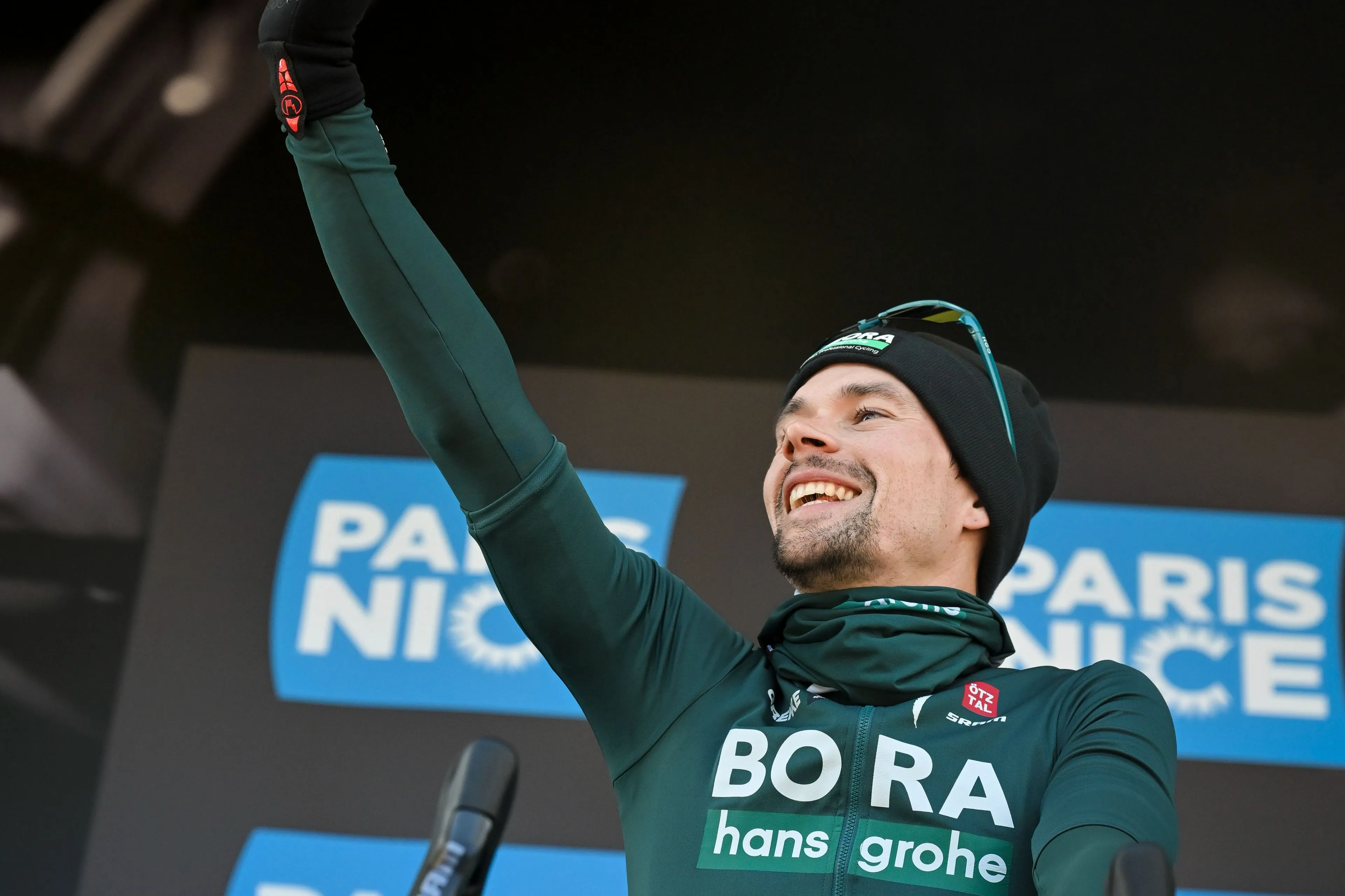 Roglic moet nog even wennen aan de kleuren van BORA-hansgrohe: 'Instinct om jongens in het geel te volgen'