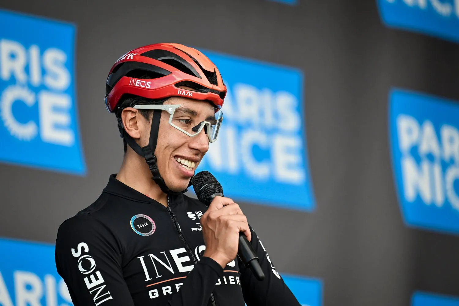 Weer een stapje dichter: Egan Bernal lonkt naar podiumplaats in Catalonië: 'Moet met beide benen op de grond blijven'