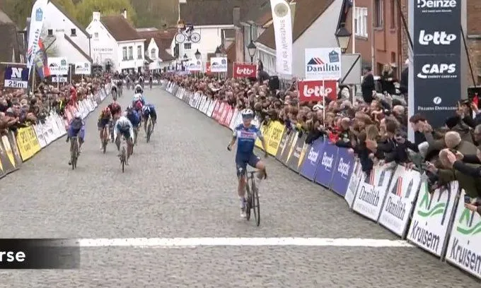 Merlier legt uit waarom het een klein wonder was dat hij won in Nokere: 'Er was wel even paniek'