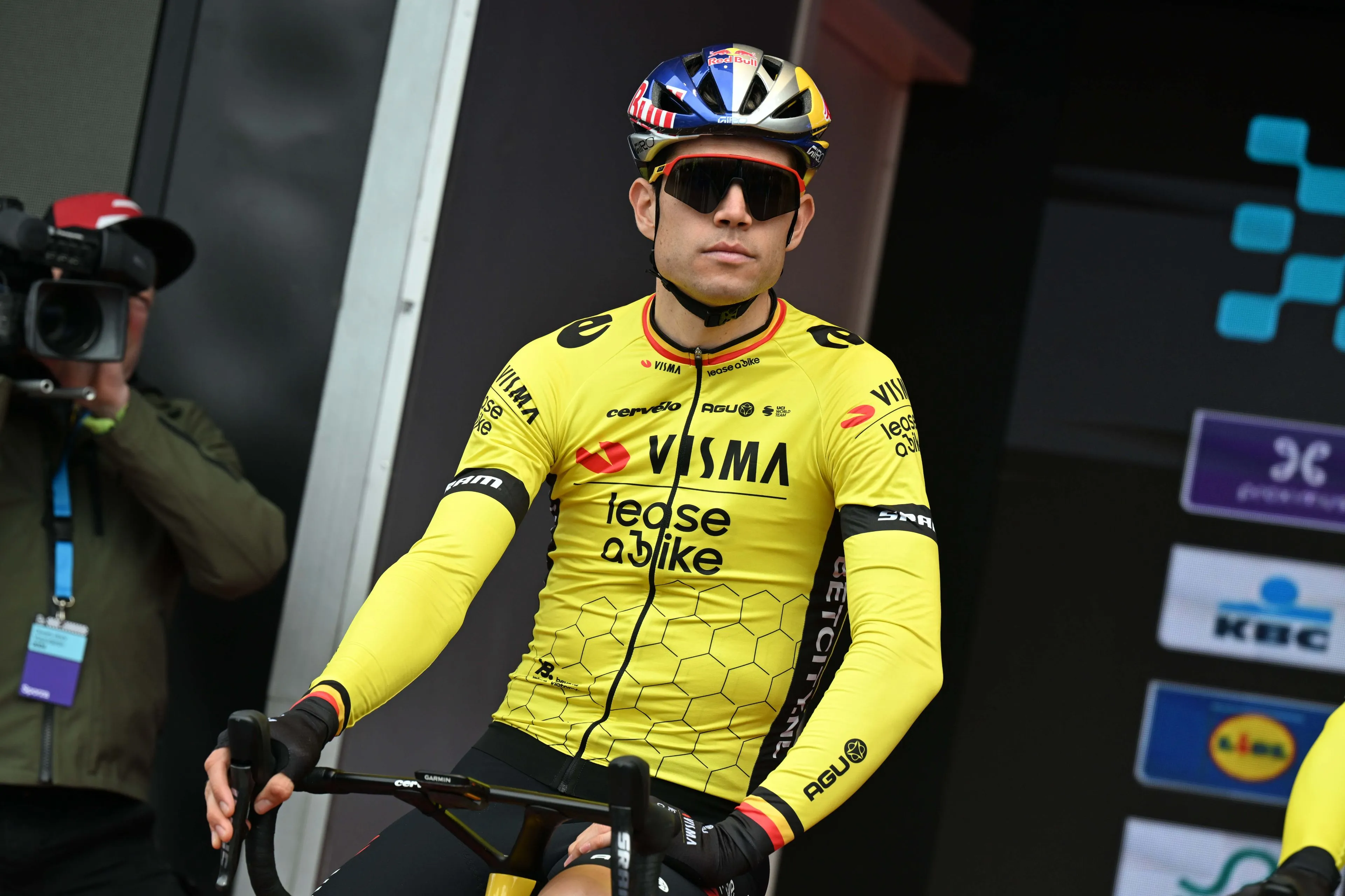 Naast meerdere breuken ook een gekneusde long voor Wout van Aert: 'Eigenlijk verschiet ik hoe snel hij herstelt'