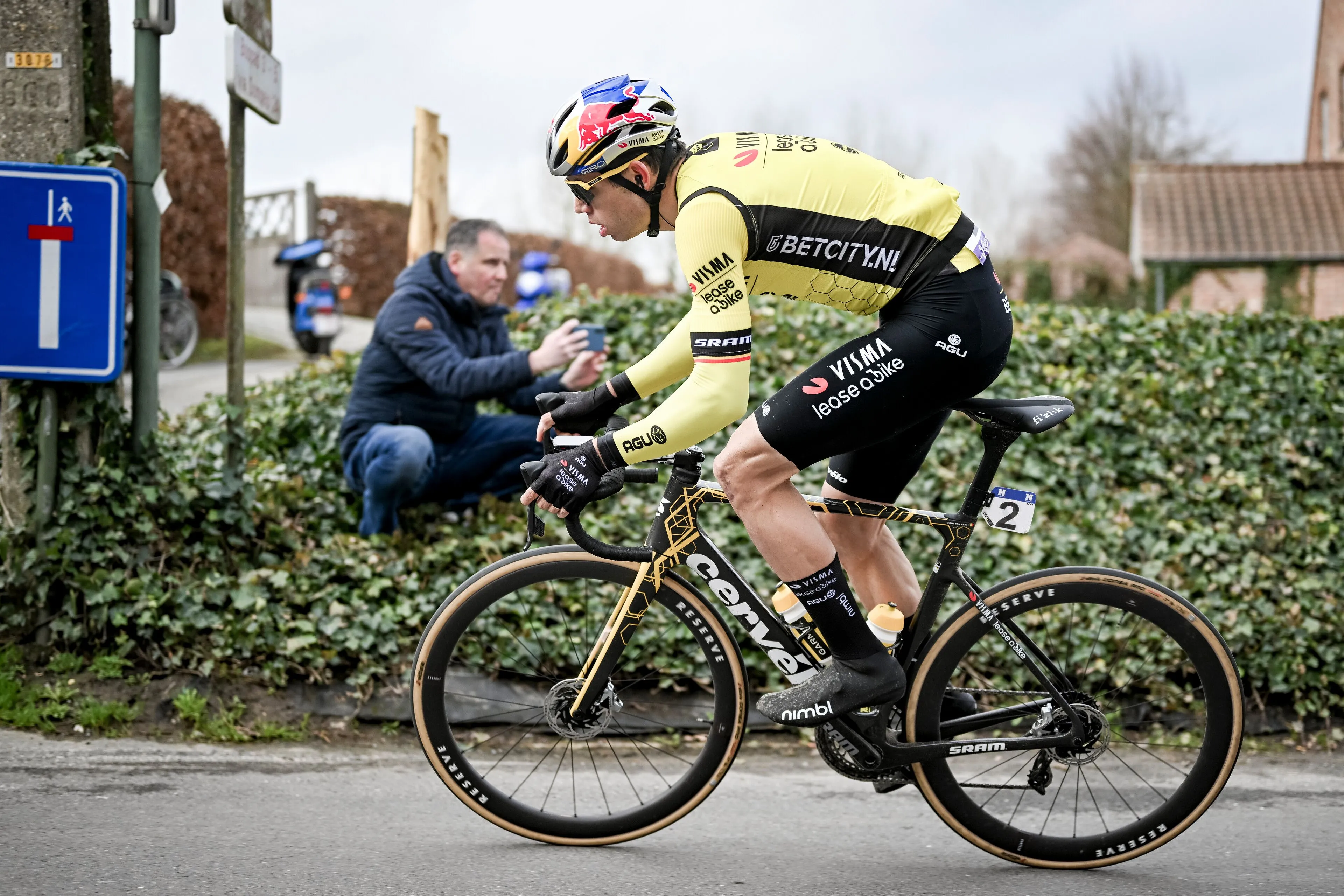 Guess Wout's back? Van Aert staat met crossrentree voor 'heel ander aspect' dan trainingen vanuit Visma | Lease a Bike