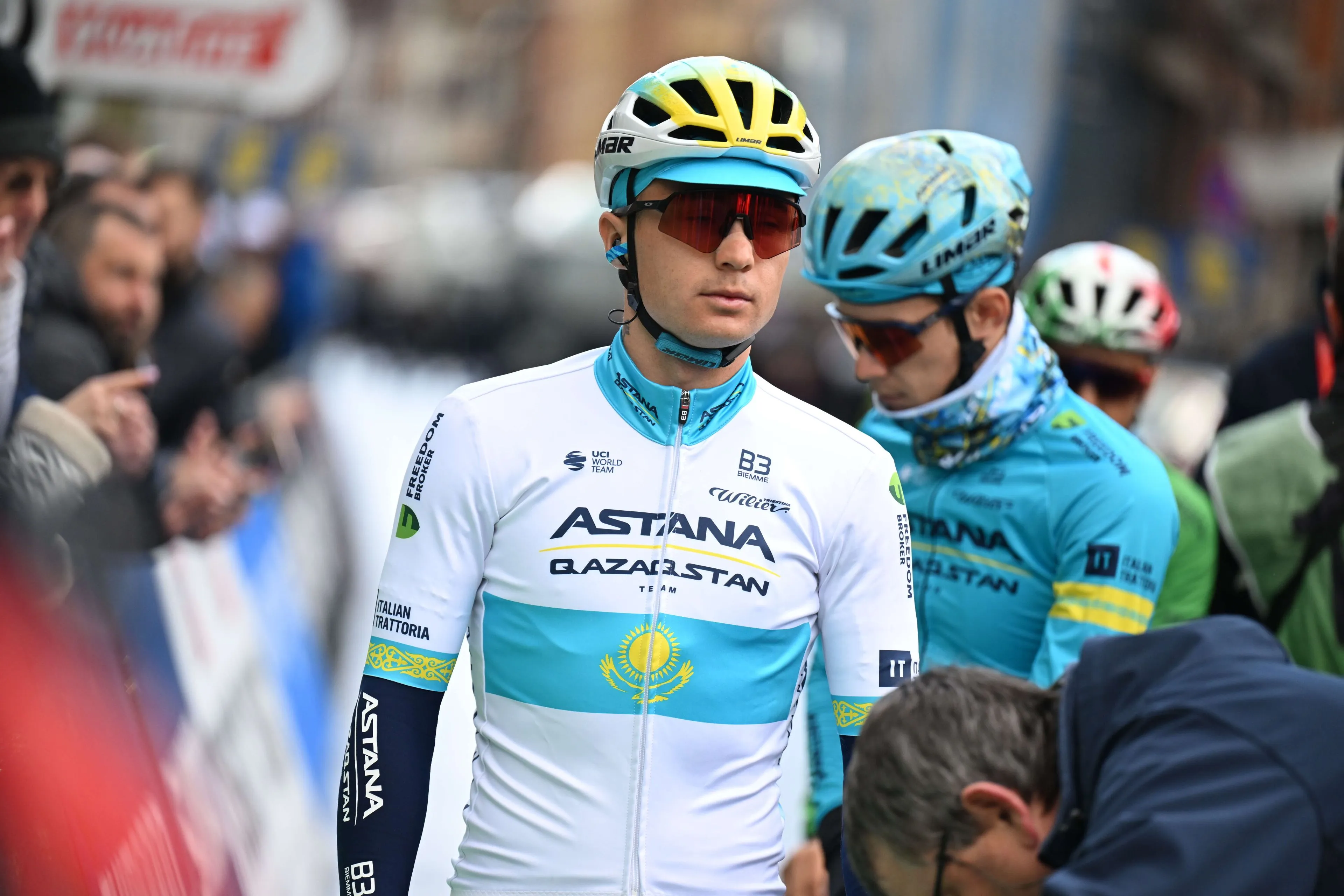 Deelnemers en uitvallers Ronde van Romandië 2024 | Hoogvorm komt voor de val: Lutsenko moet ziek opgeven