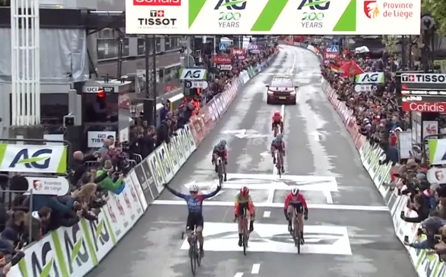 Vollering met lege handen na de Ardennen, want Grace Brown legt iedereen erop vanuit de vlucht in Luik