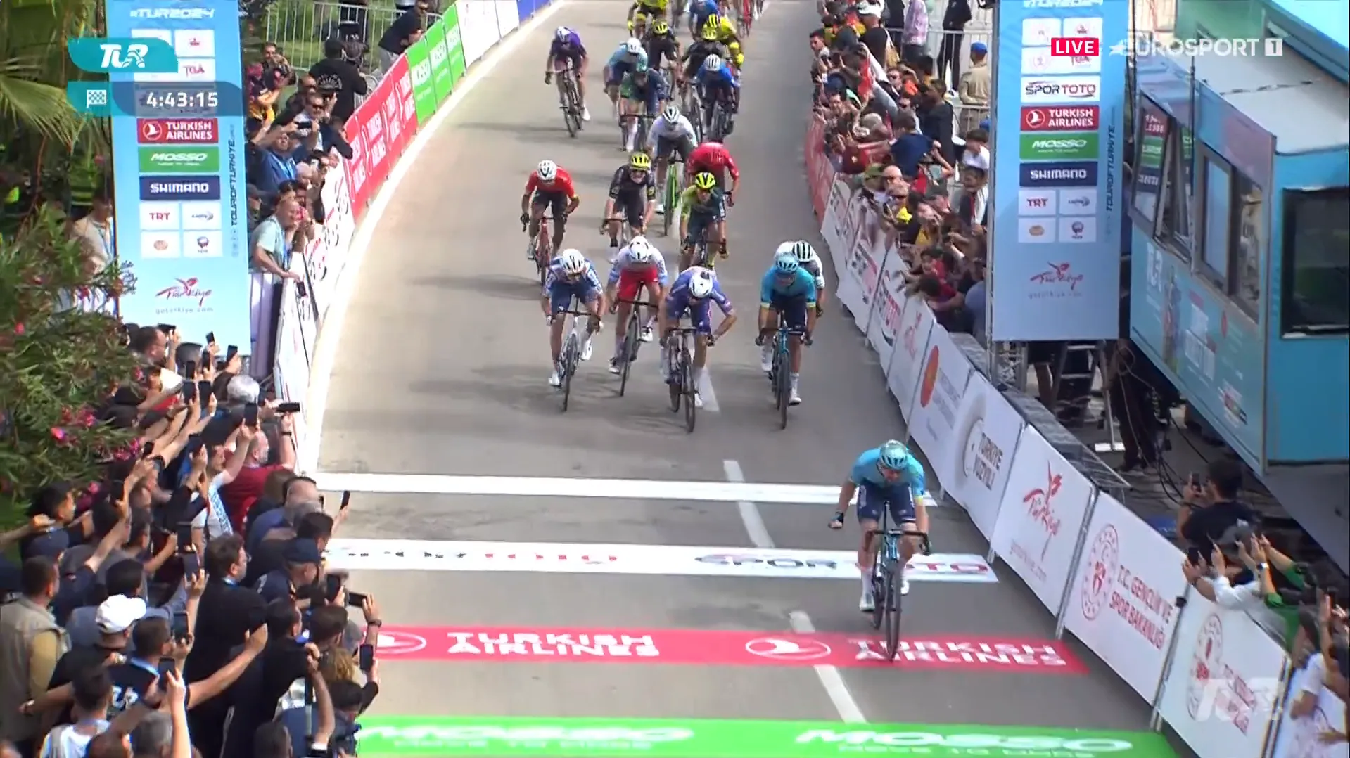 Cavendish gelost? Geen probleem! Kanter troeft Welsford en Van Poppel af in sprint bergop in Turkije