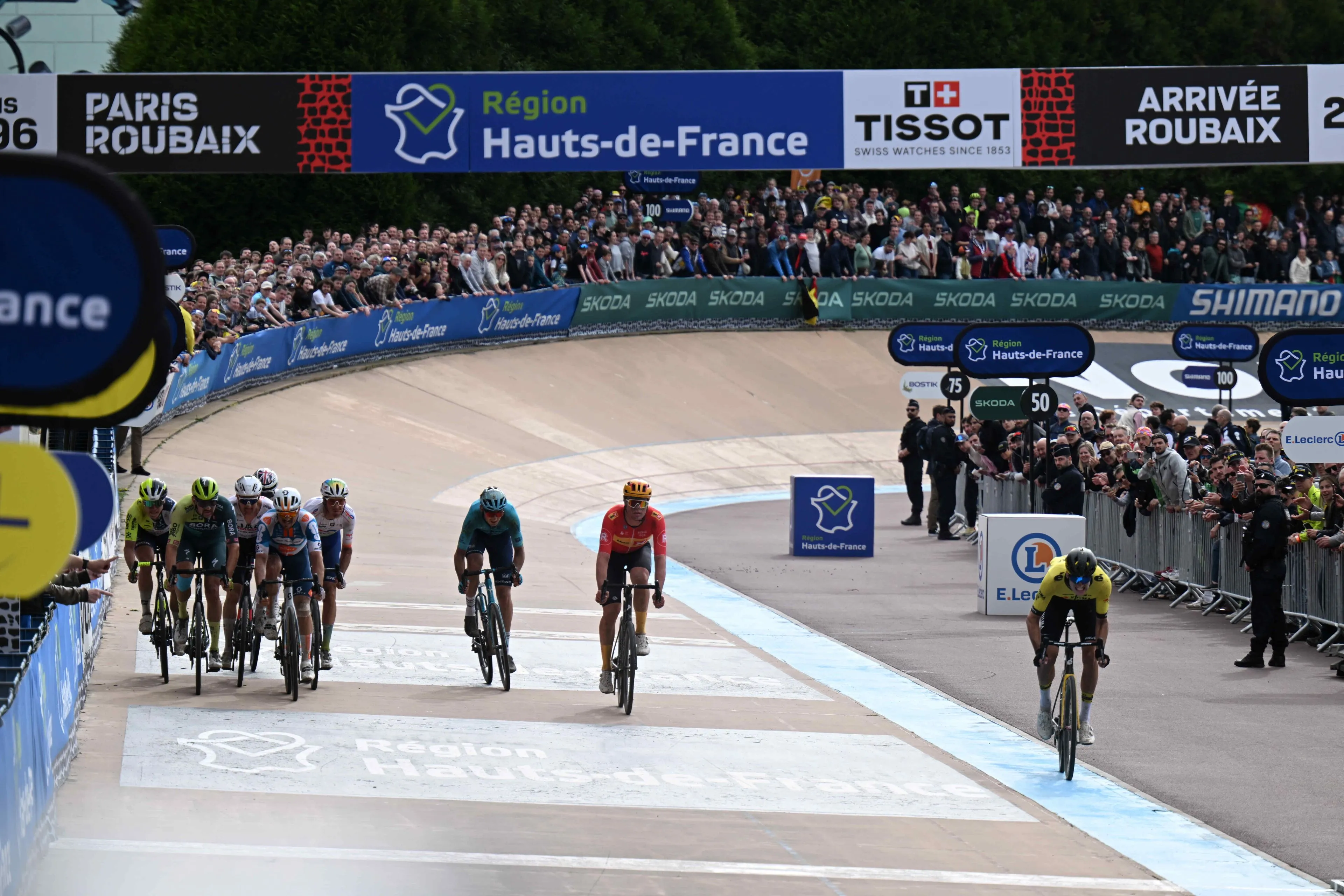 Visma's doos van Pandora gesloten door broers Van Dijke? 'Best een emotioneel moment om hier te staan'