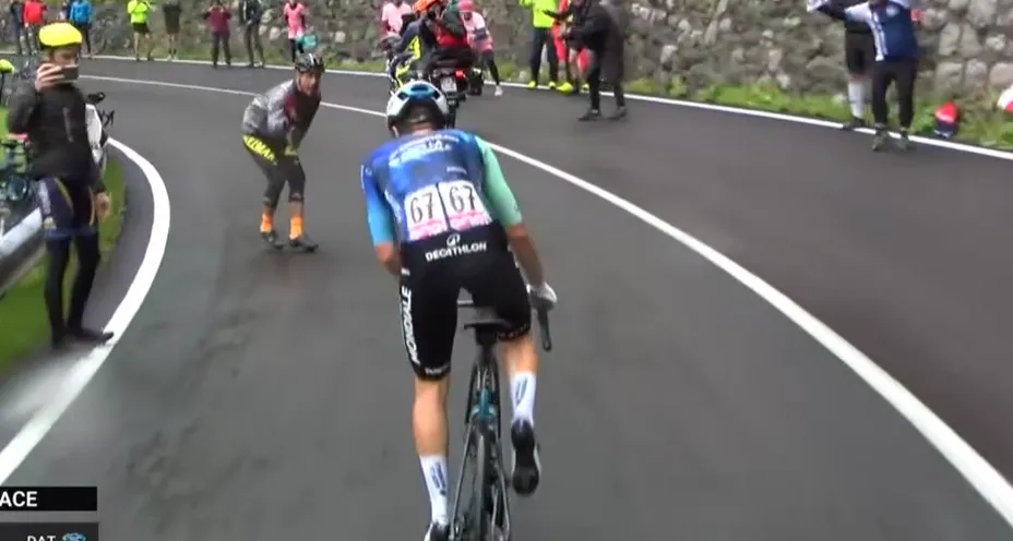 Why so serious? Andrea 'The Joker' Vendrame soleert naar Giro-ritzege, Pogacar en co houden zich koest