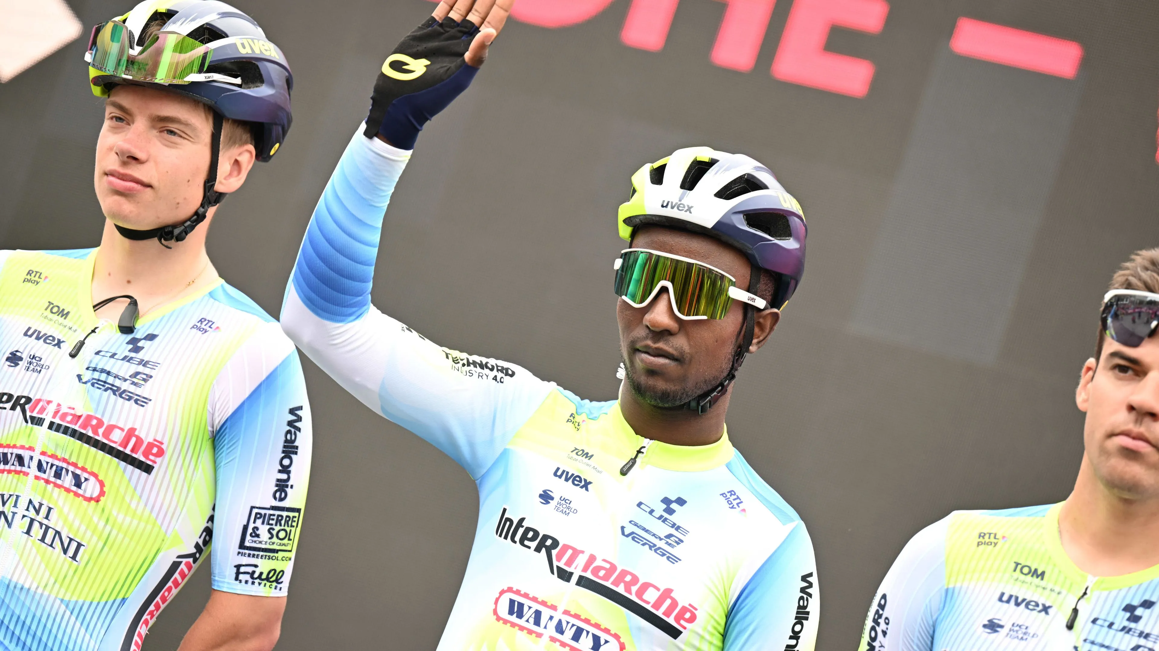 Deelnemers en uitvallers Giro d'Italia 2024 | Girmay, Welten en Traeen brengen totaal uitvallers al op zes