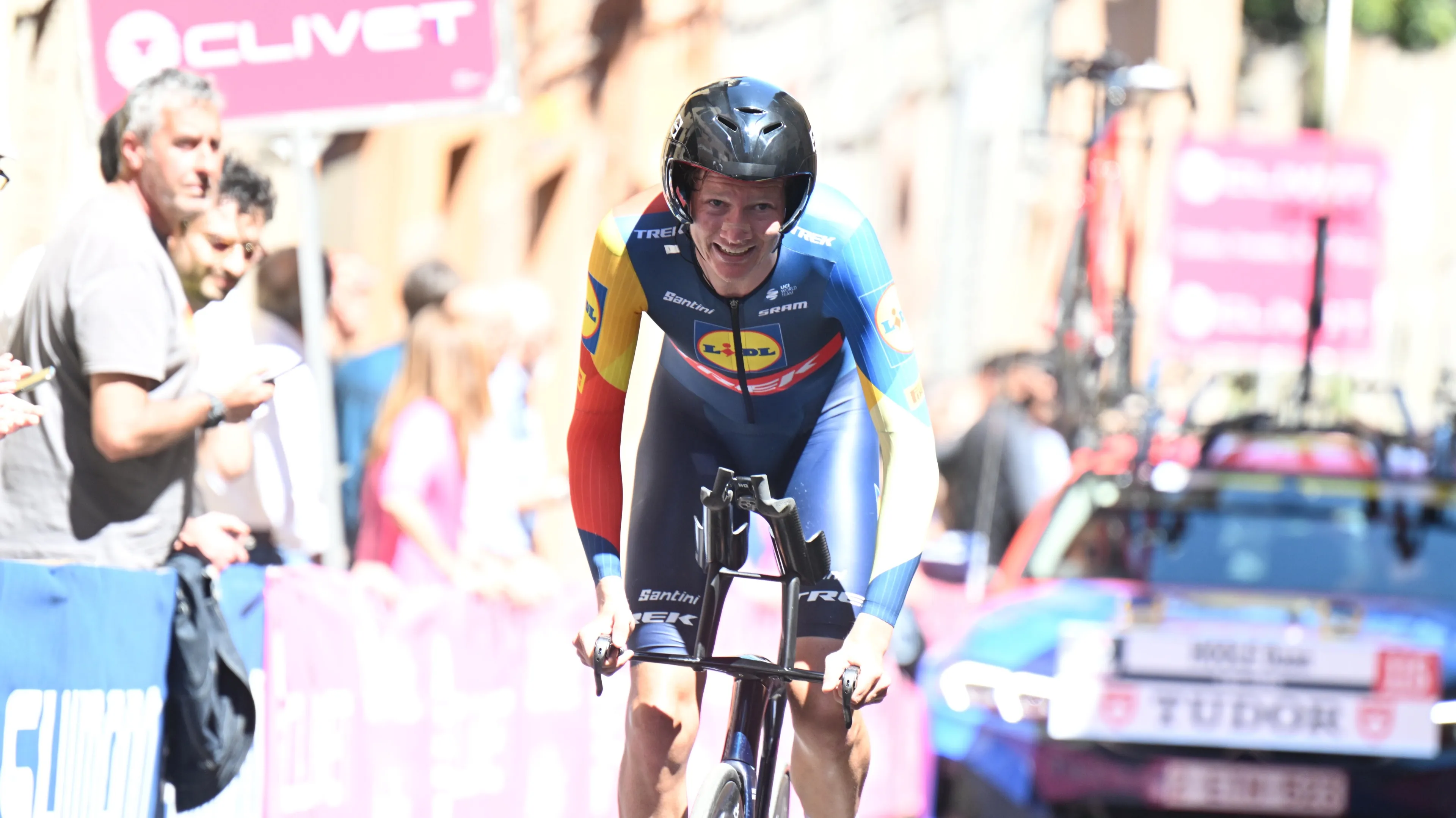 Programma en uitslagen NK wielrennen 2024 | Tijdritmedailles zijn verdeeld, zondag de wegwedstrijden