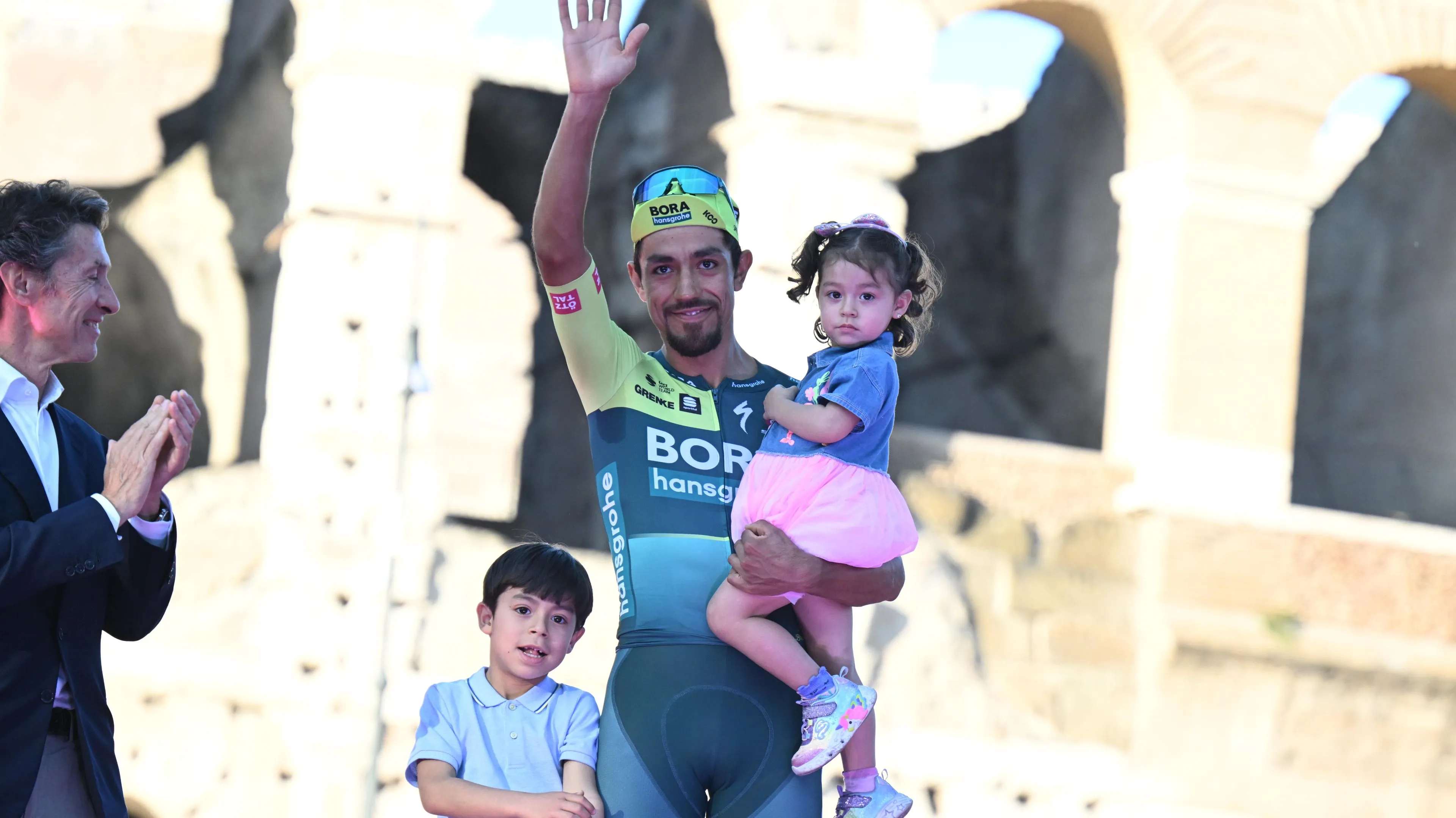 BORA-hansgrohe klopt zichzelf op de borst na tweede plek Martinez in Giro: 'Niet alles ging soepel'