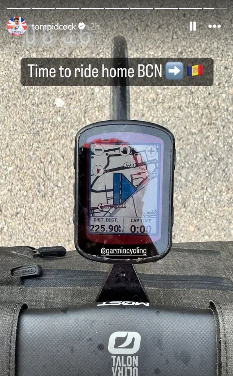 Pidcock is op een missie: Brit fietst na MTB-zege doodleuk vanuit luchthaven in Barcelona naar Andorra